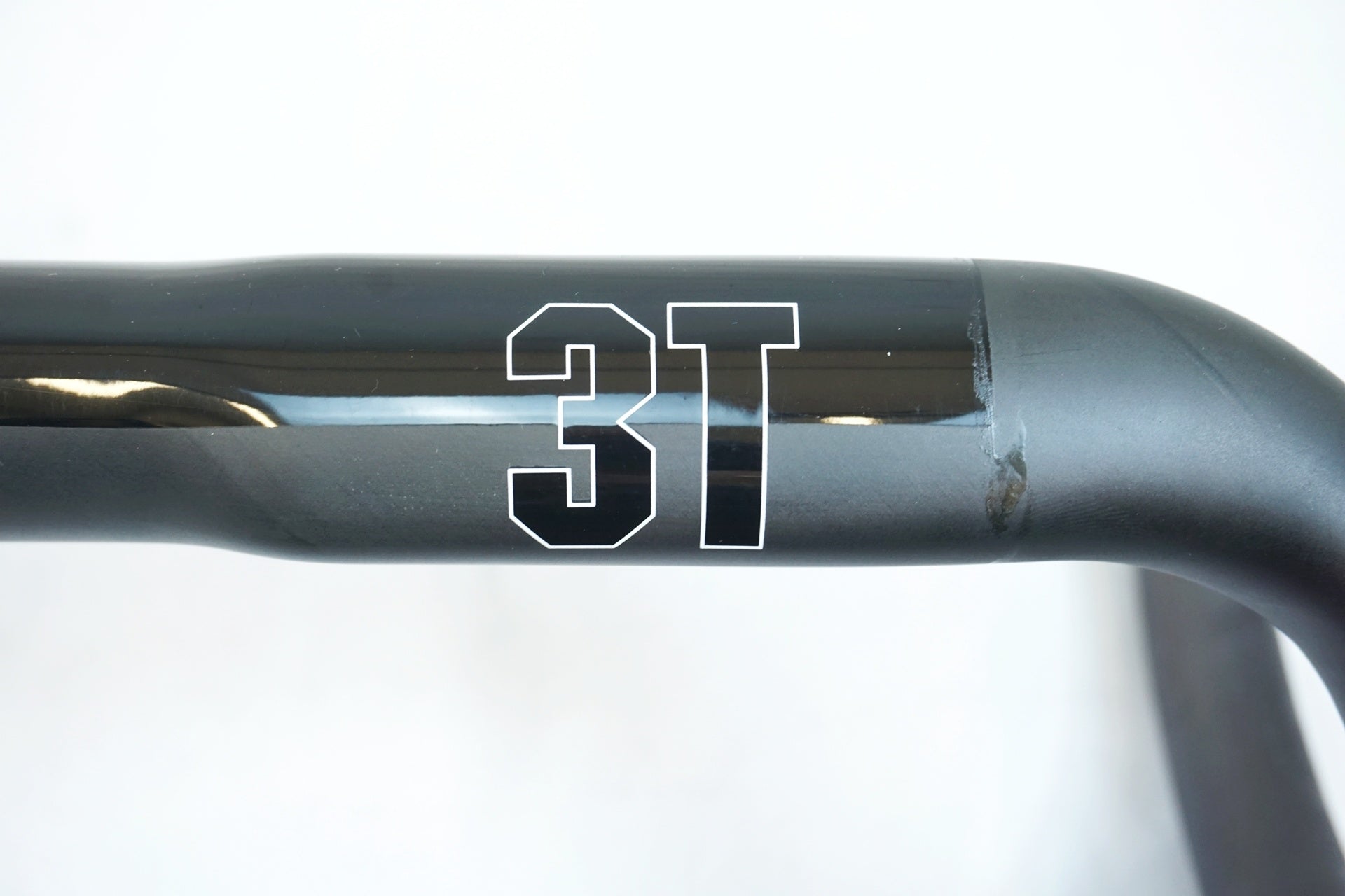 3T 「スリーティー」 ERGONOVA TEAM Φ31.8mm 420mm カーボンハンドル / 有明ガーデン店