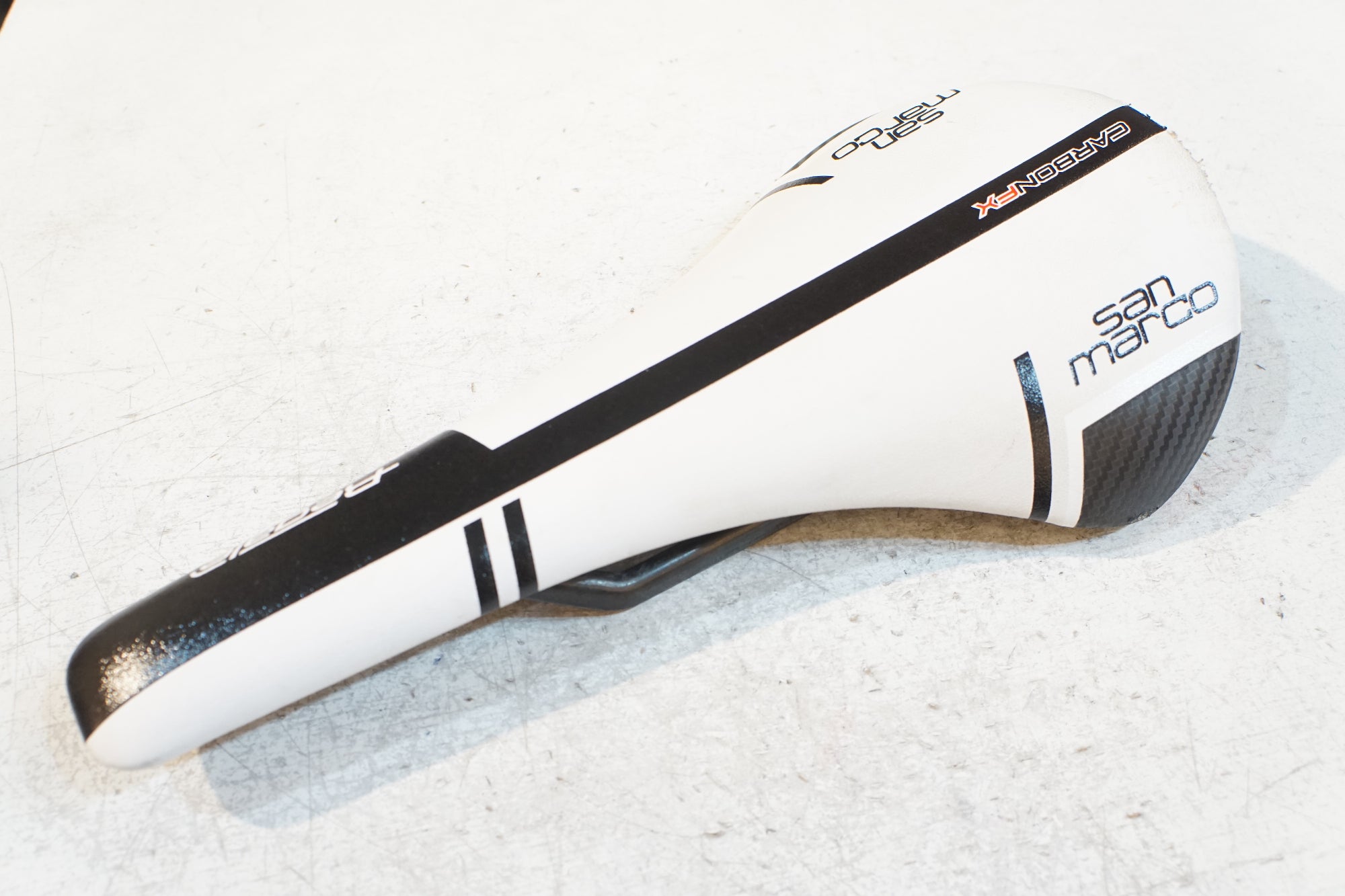SELLE SAN MARCO 「セラ サン マルコ」 REGALE CARBON FX サドル / バイチャリ浦和ベース