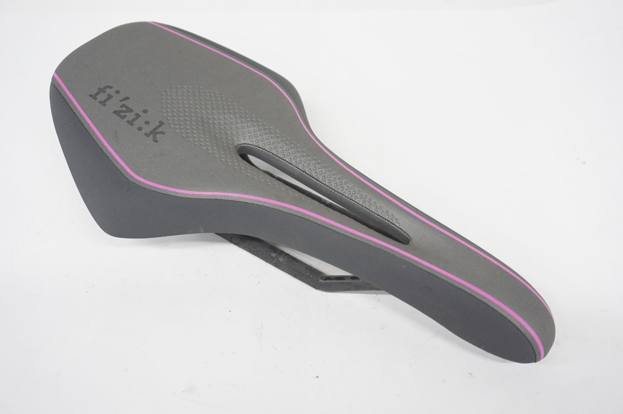 FIZIK 「フィジーク」 LUCE MOBIUS サドル / 阪急塚口店
