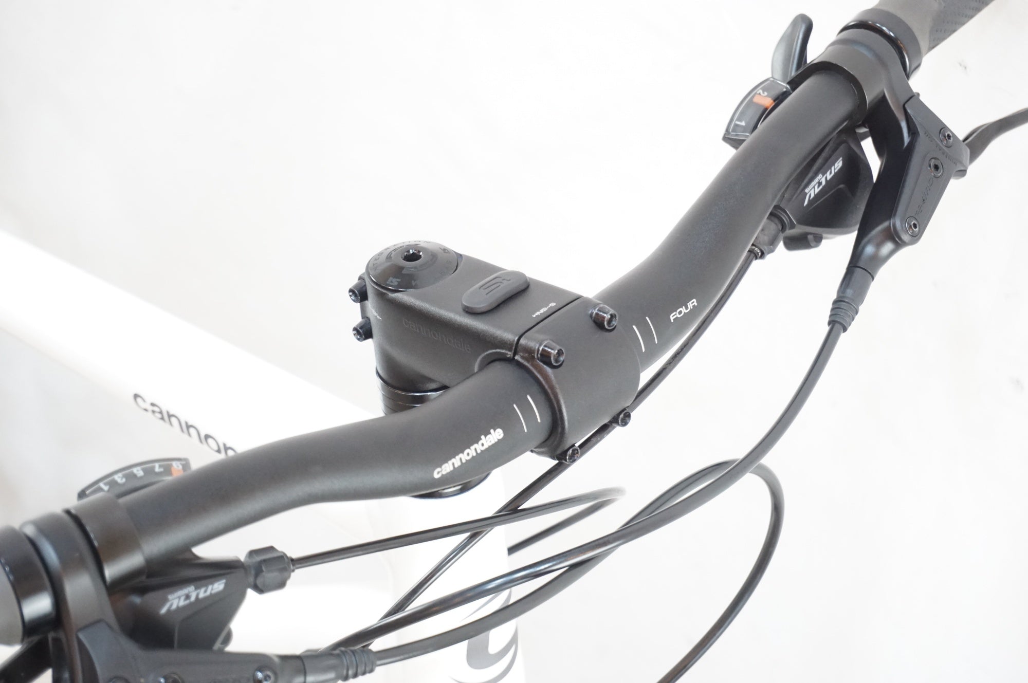 CANNONDALE 「キャノンデール」 QUICK 3 DISC 2021年モデル クロスバイク / 浦和ベース