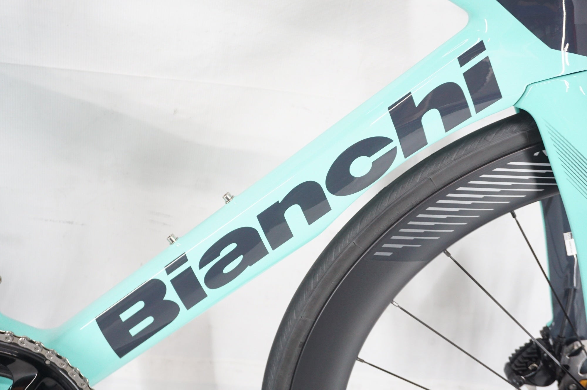 BIANCHI 「ビアンキ」 OLTRE COMP 105 Di2 2024年モデル ロードバイク / 阪急塚口店