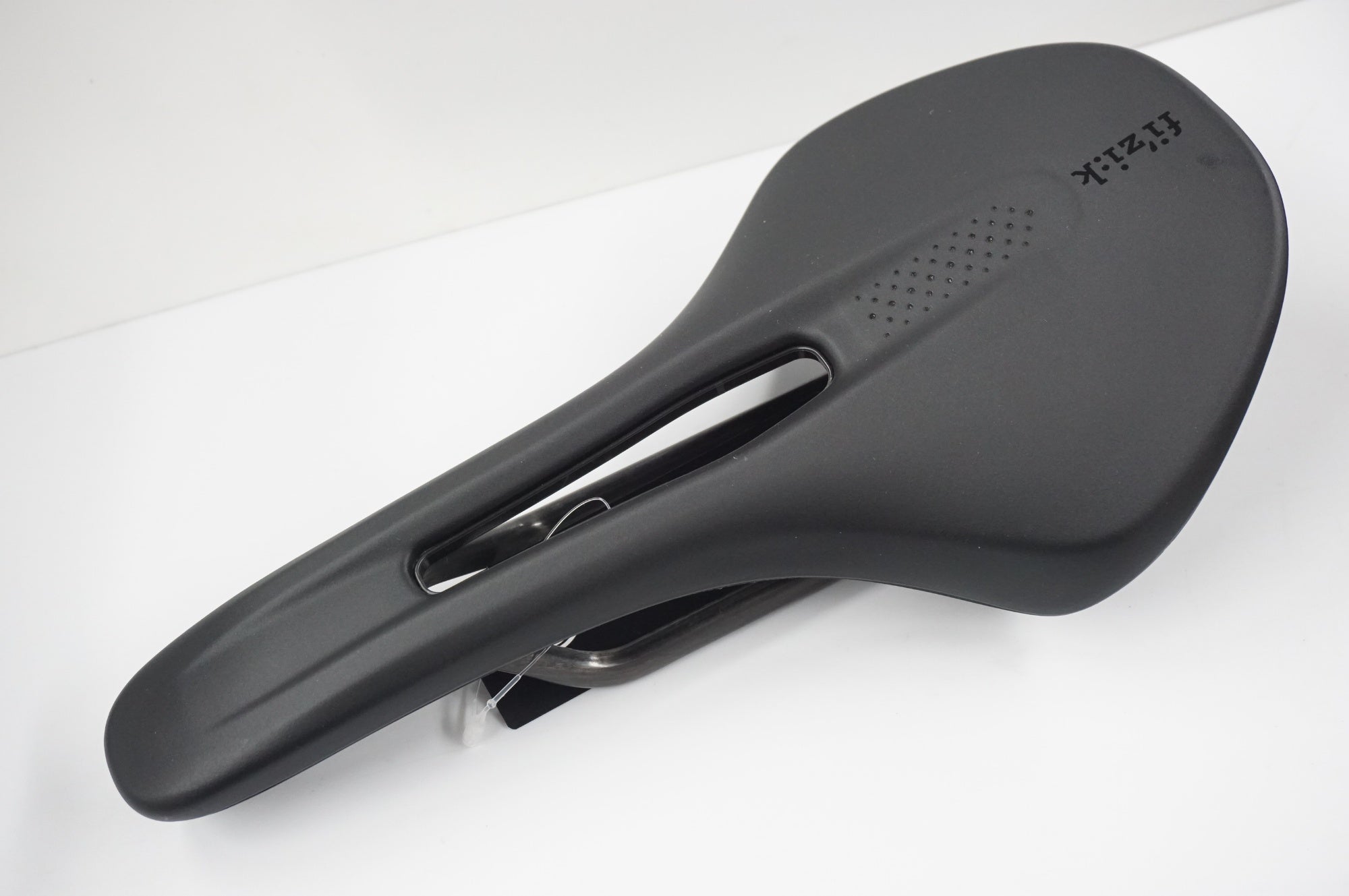 FIZIK 「フィジーク」 VENTO ANTARES R1 サドル / 福岡店