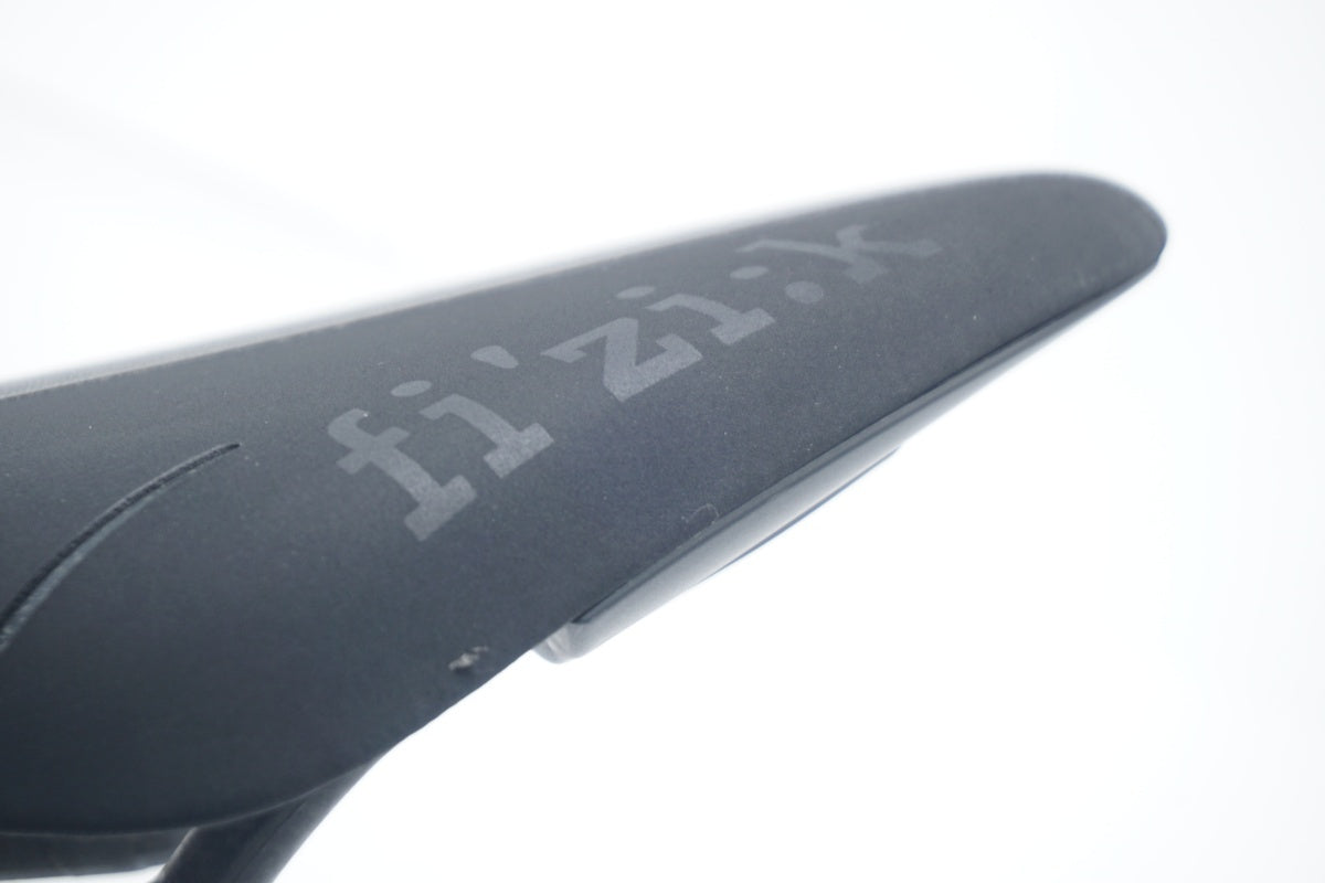 fizik ARIONE R1 カーボンブレイデッド Flat road bike saddle and narrow nose - Arione R1 - Fizik