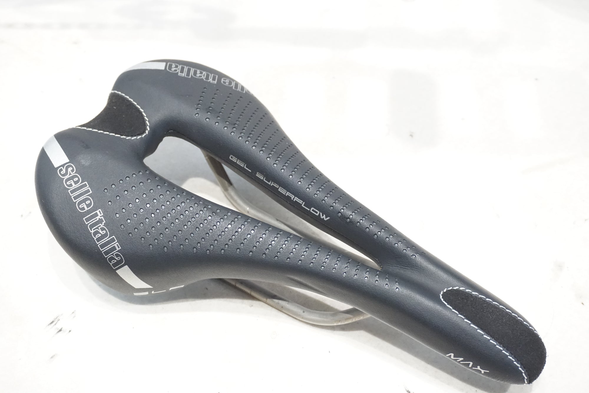 SELLE ITALIA 「セライタリア」 SLR GEL SUPERFLOW MAX チタンレール サドル / 横浜戸塚店