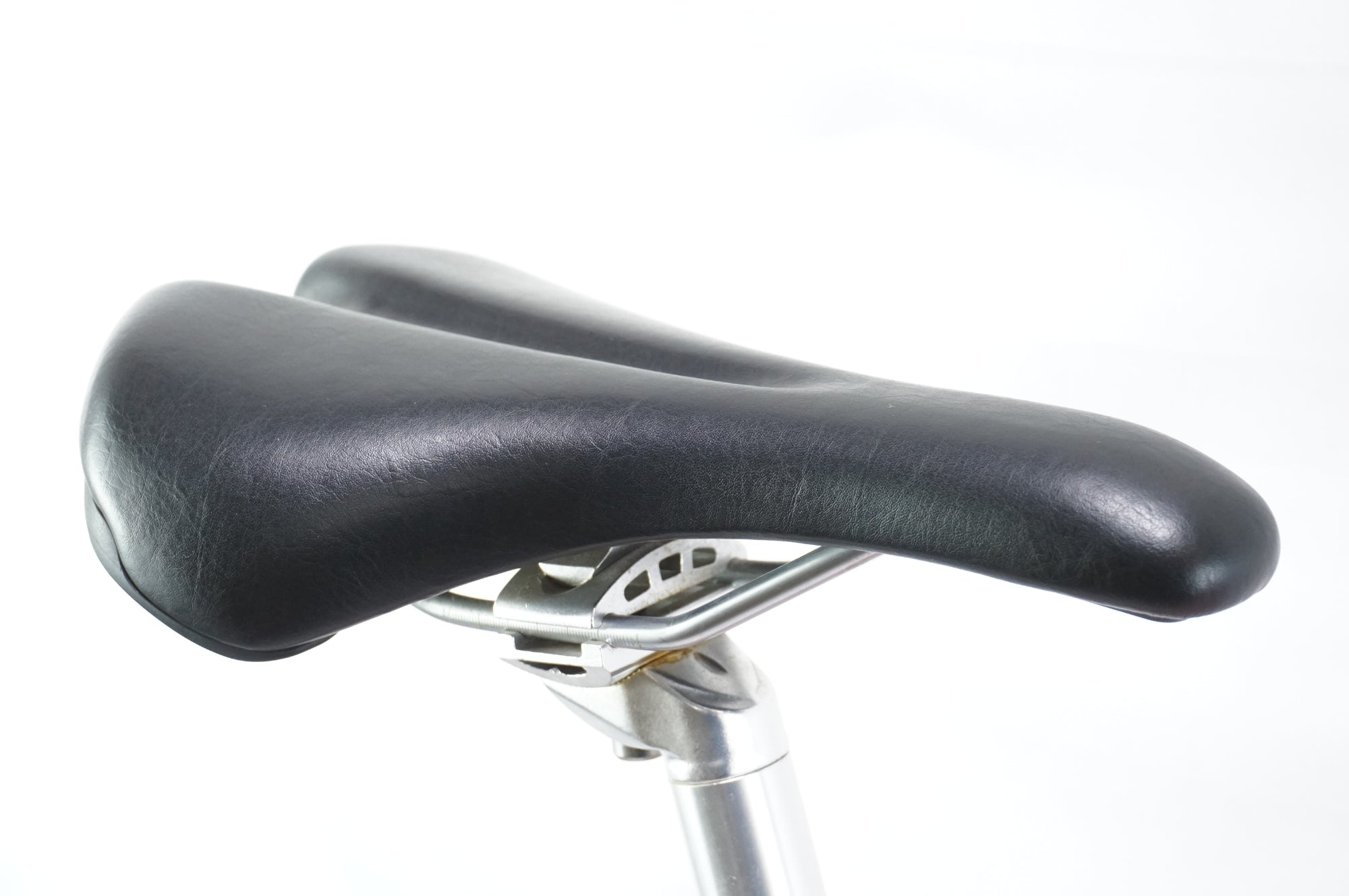 GIANT 「ジャイアント」 ESCAPE R3 MS LTD 2023年モデル クロスバイク / 中目黒店