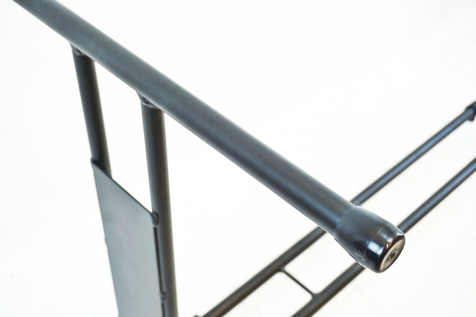 IWA 「イワ」 A01V ディスプレイスタンド / 有明ガーデン店