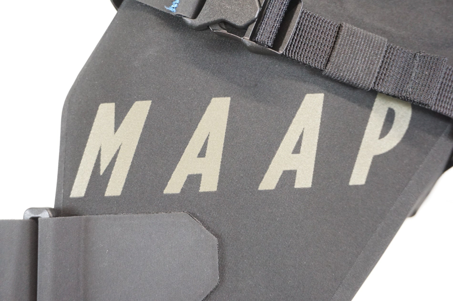 APIDURA x MAAP 「アピデュラxマープ」 SADDLE PACK サドルバッグ