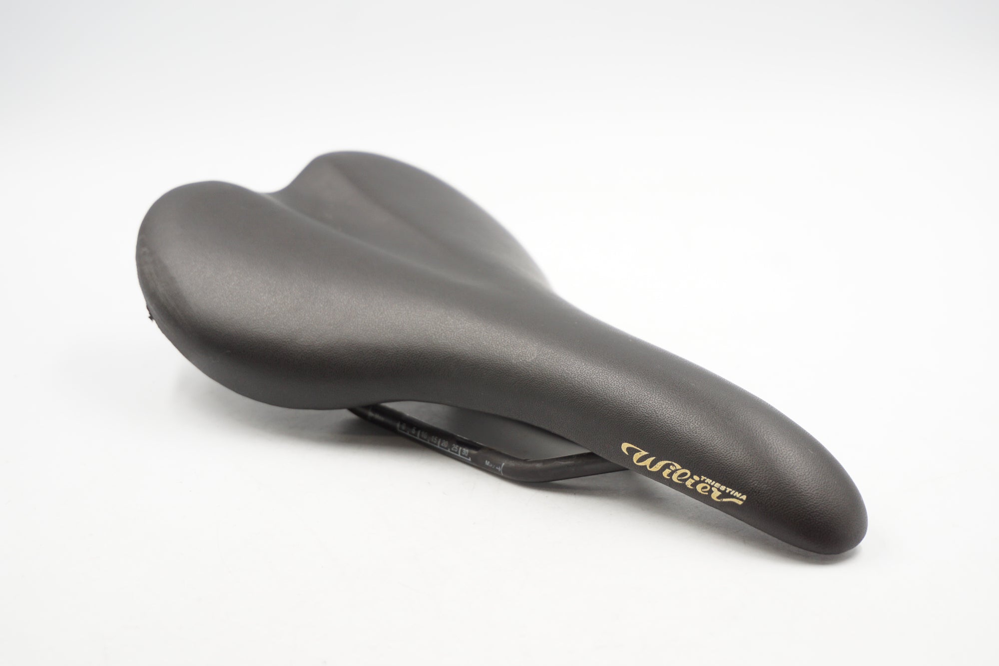 Wilier 「ウィリエール」 サドル / 奈良店