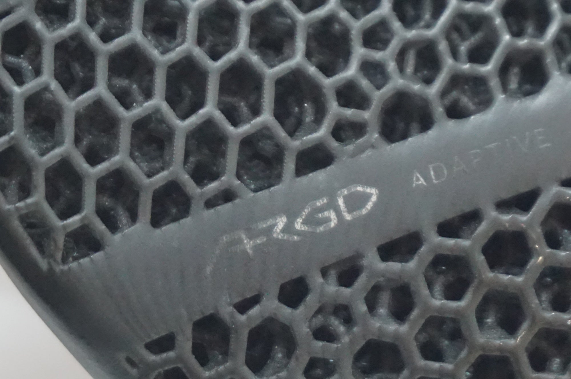 FIZIK 「フィジーク」 VENTO ARGO R3 ADAPTIVE サドル / 福岡店