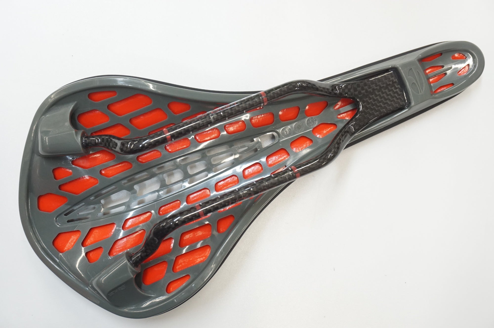 TIOGA 「タイオガ」 UNDERCOVER STRATUM サドル / 福岡店