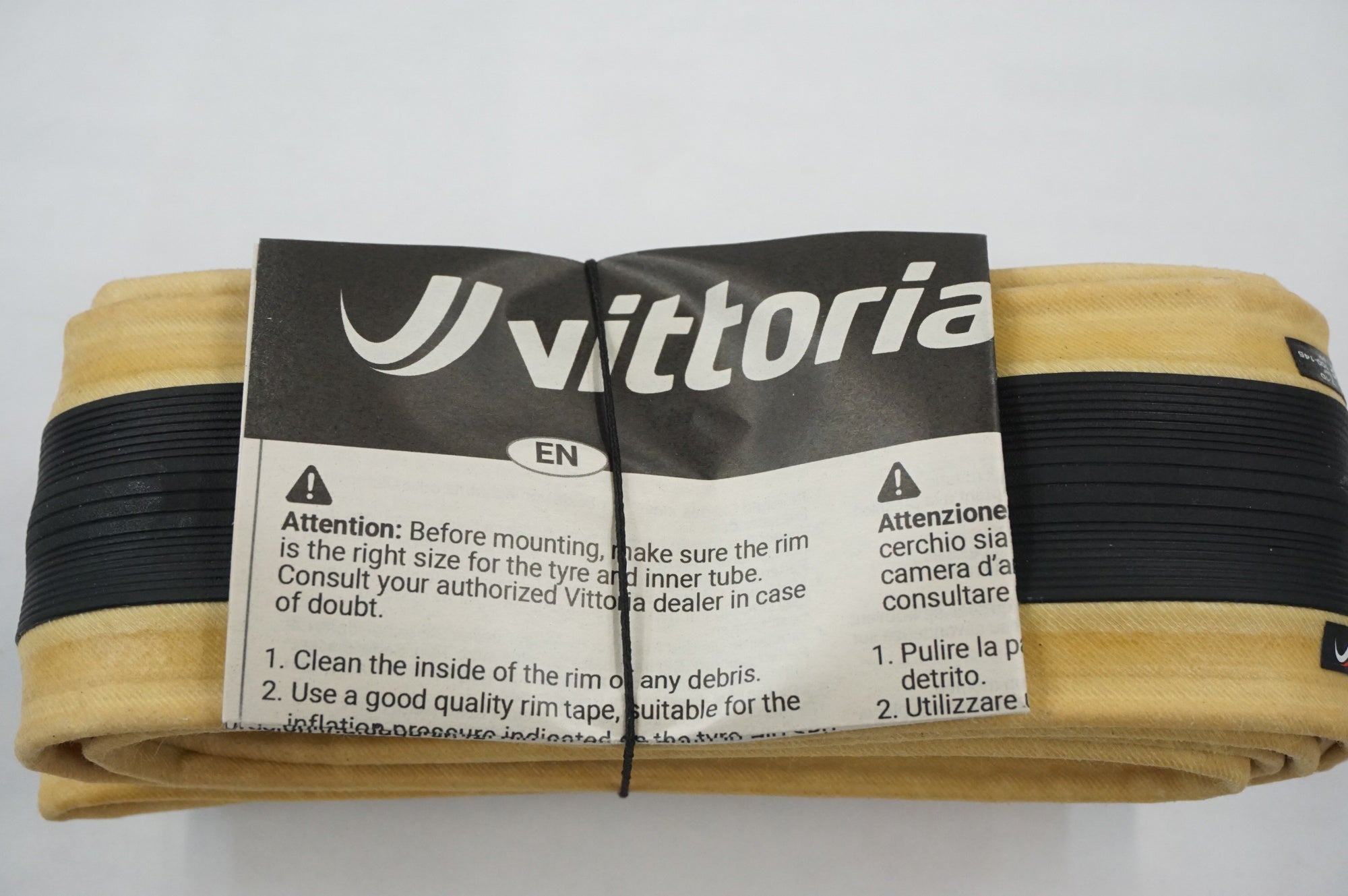 VITTORIA 「ヴィットリア」 CORSA GRAPHENE 2.0 700×23C タイヤ / 福岡店