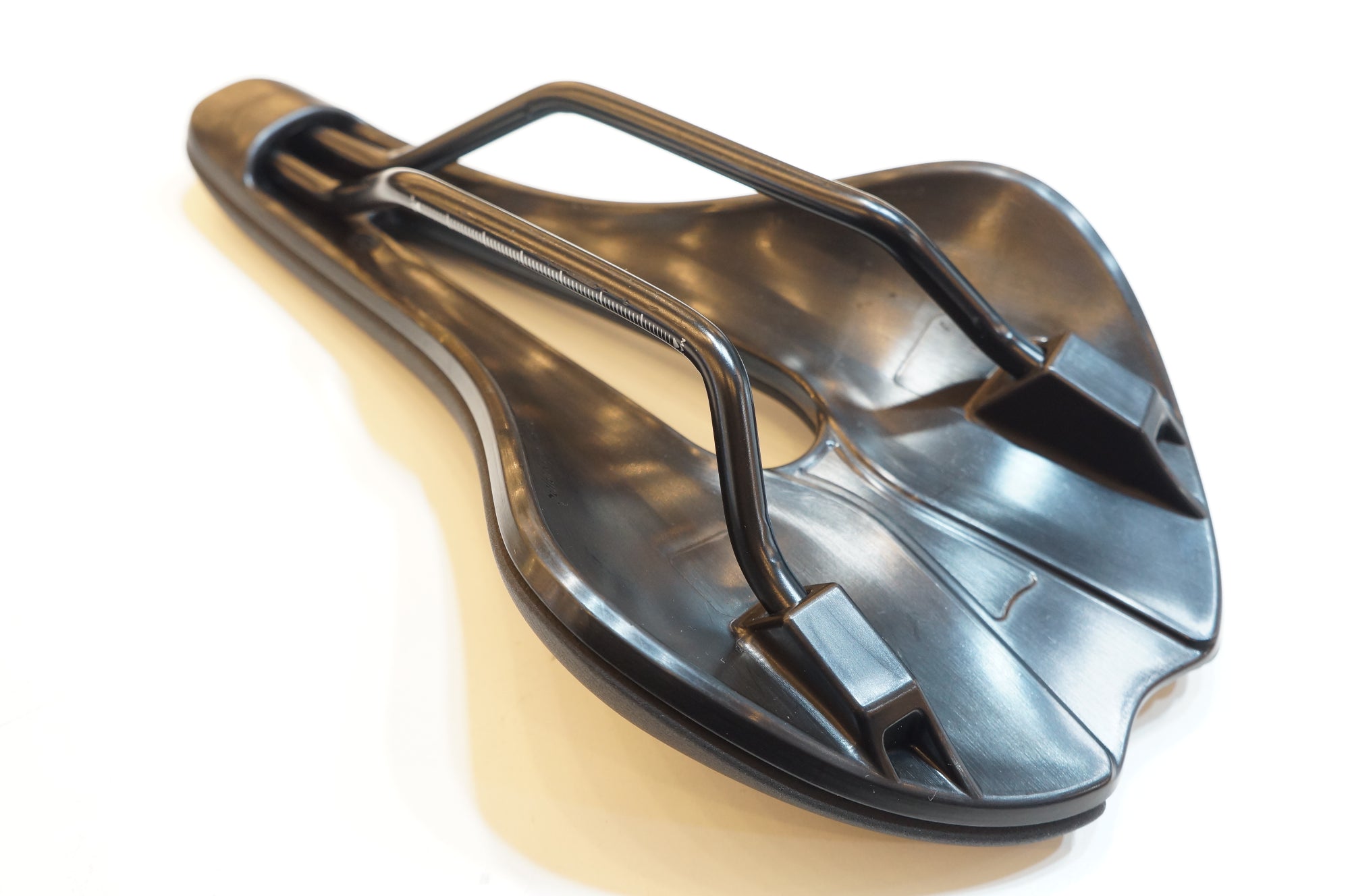 SELLE ROYAL 「セラ ロイヤル」 REMED3 サドル / バイチャリ浦和ベース