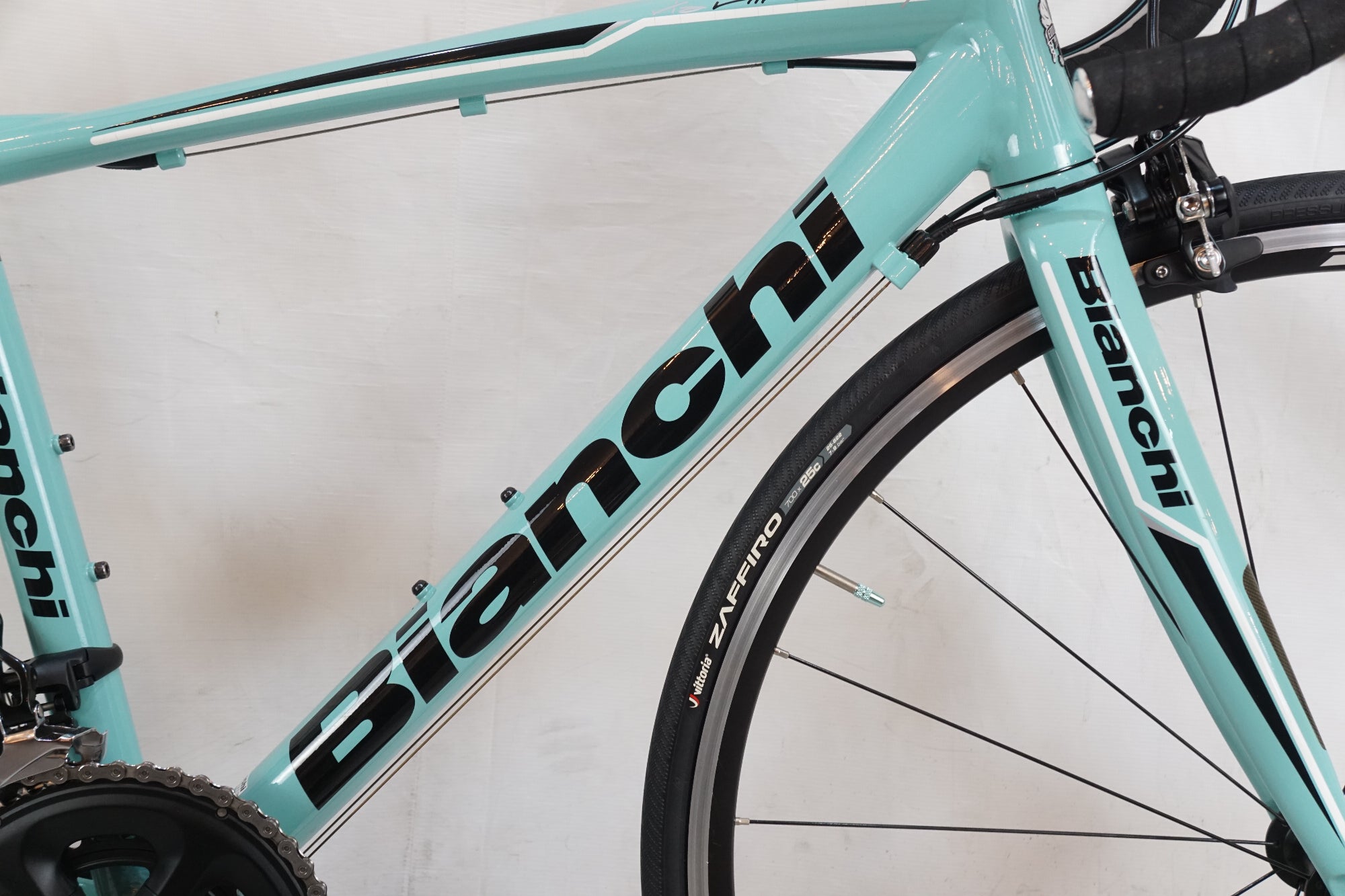 Bianchi VIA NIRONE7 PRO 105（5800）ベース Bianchi VIA NIRONE7 PRO 105（5800）ベース Via Nirone 7 - 105