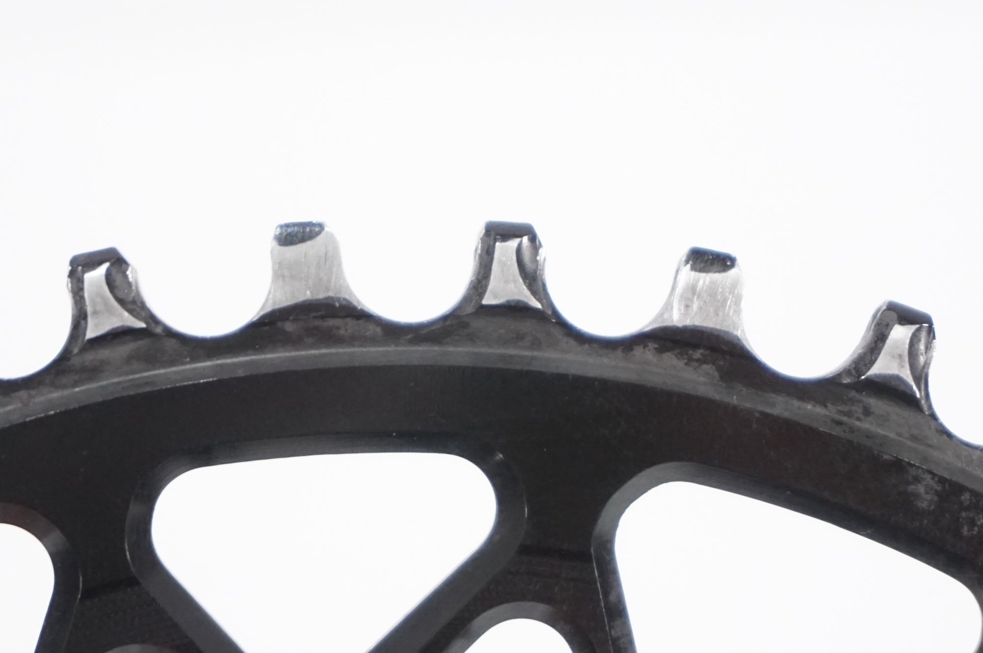 ABSOLUTE BLACK 「アブソリュートブラック」 38T チェーンリング / AKIBA店