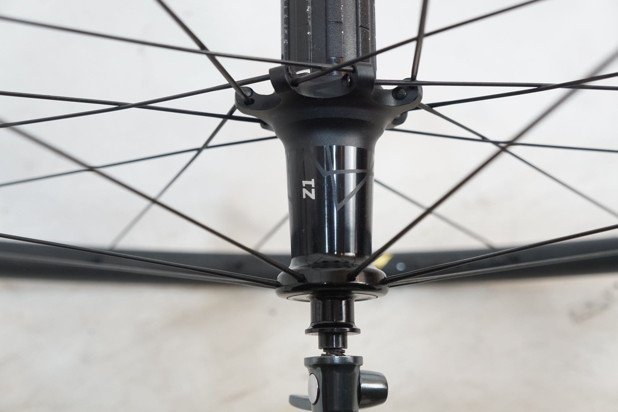TOKEN 「トーケン」 C22AX DHuezz Zenith TLR シマノ11速 ホイールセット / バイチャリ浦和ベース