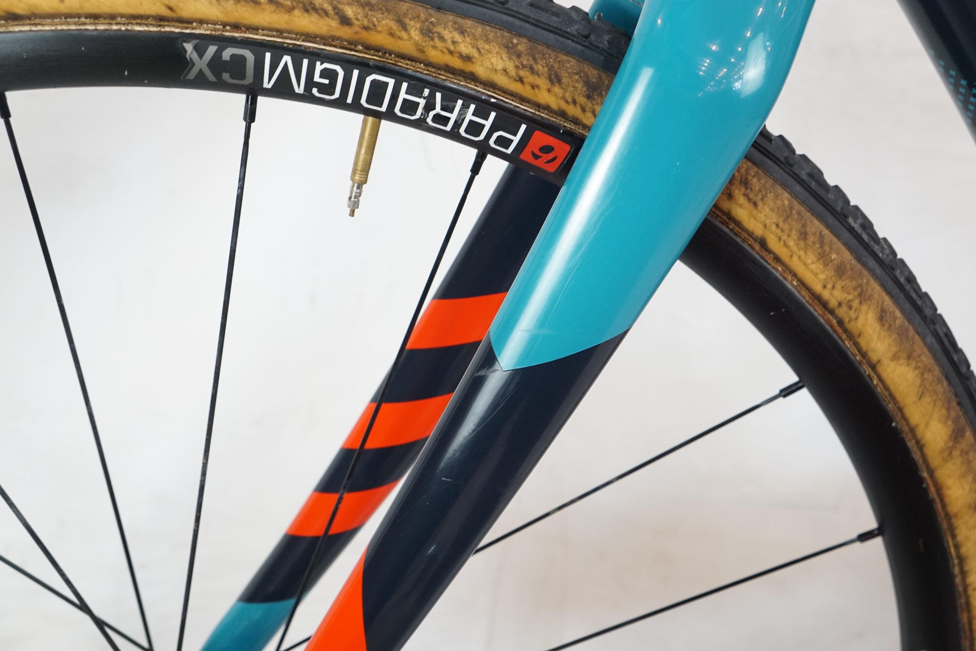 TREK 「トレック」 CROCKETT 5 DISC 2021年モデル ロードバイク