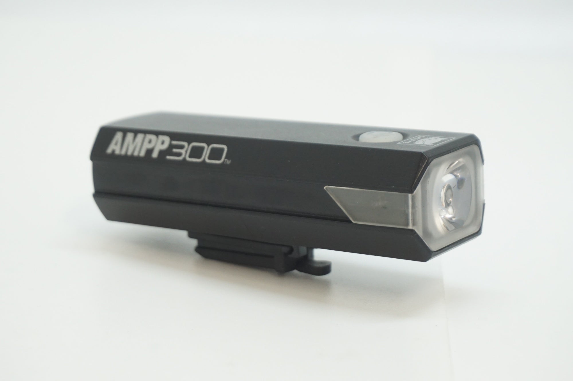 CATEYE 「キャットアイ」 AMPP300 フロントライト / 福岡店