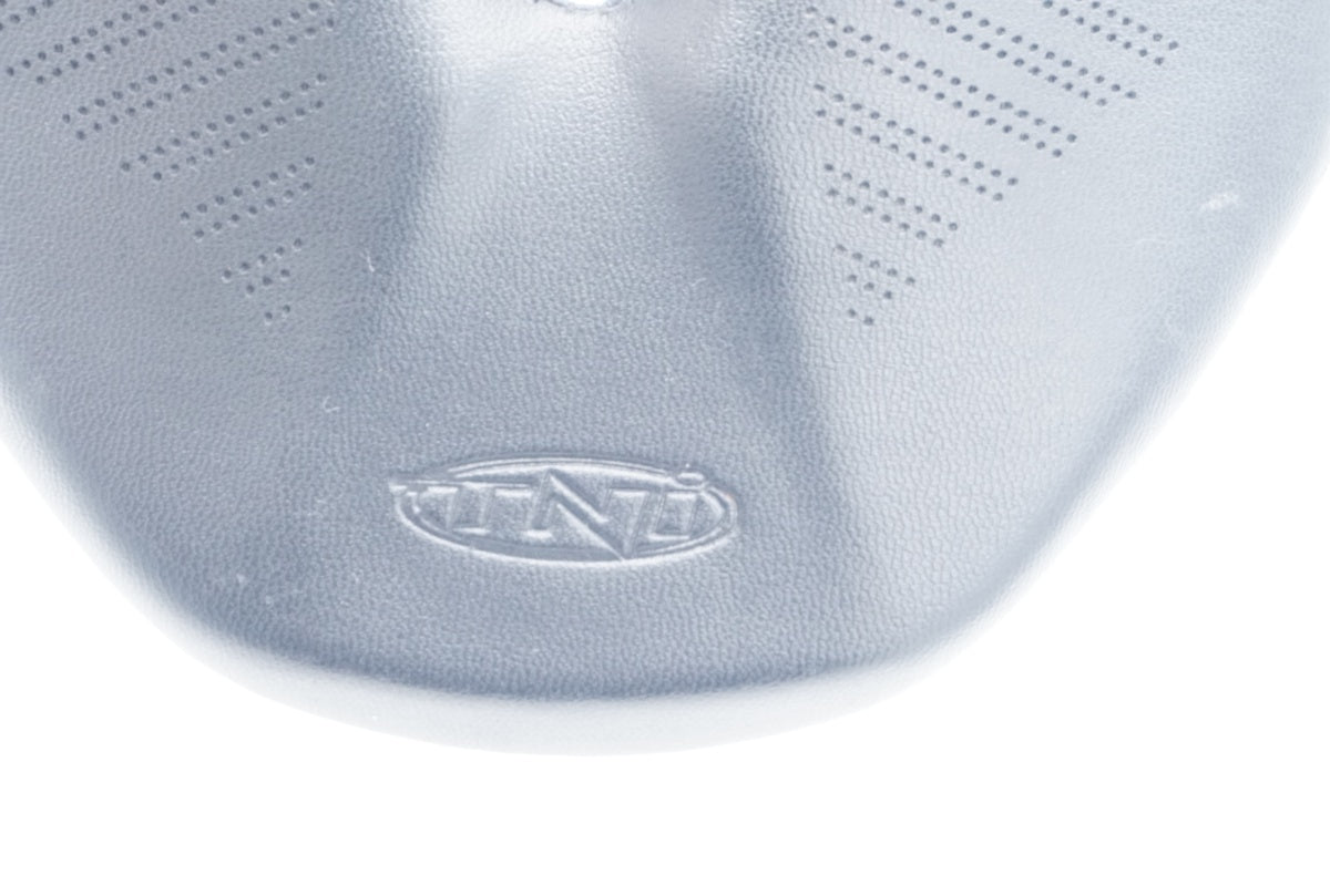 TNI 「ティーエヌアイ」 LITEFLY サドル / 滋賀大津店