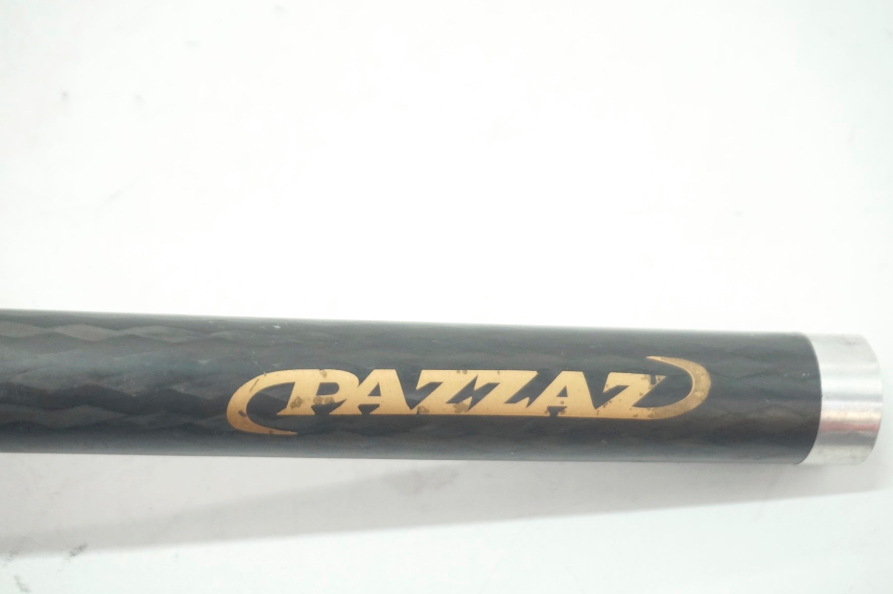 PAZZAZ 「パザッツ」 CARBON Φ25.4 560mm ハンドル / 大阪門真店