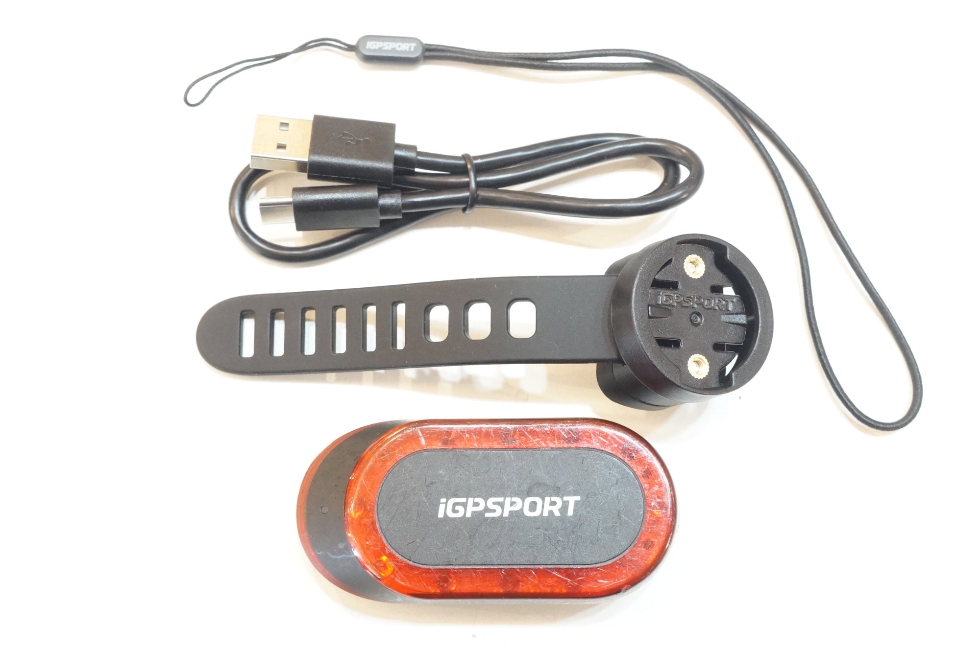 iGPSPORT 「アイジーピースポーツ」 SR MINI リアライト / 浦和ベース
