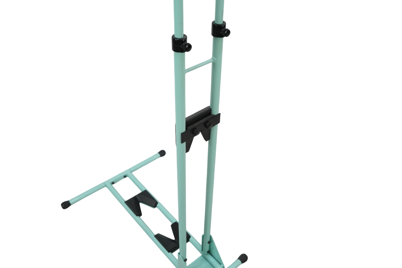 IWA 「イワ」 A01V SPECIAL ディスプレイスタンド / バイチャリ浦和ベース