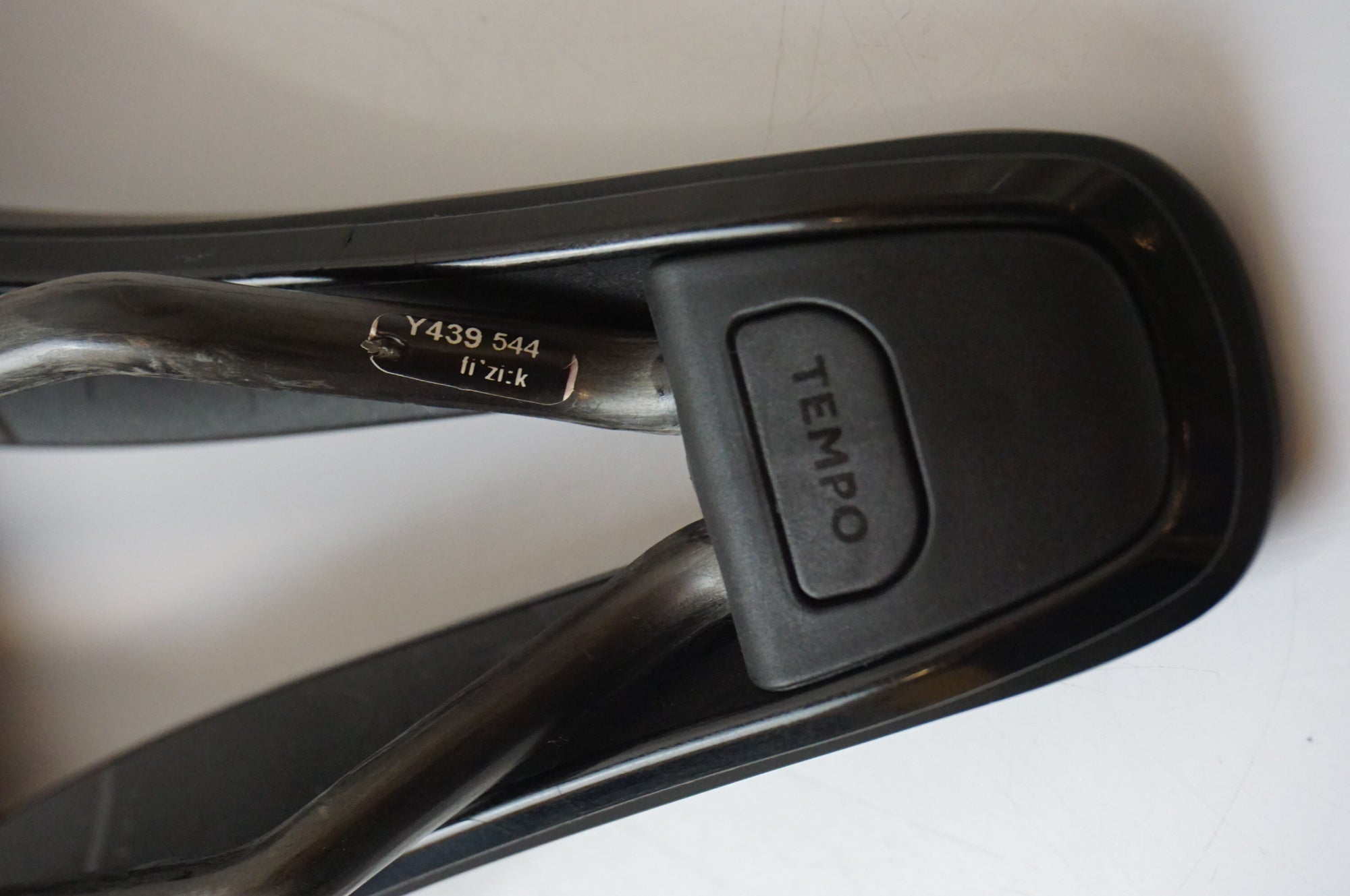 FIZIK 「フィジーク」 TEMPO ARGO R1 サドル / 浜松店