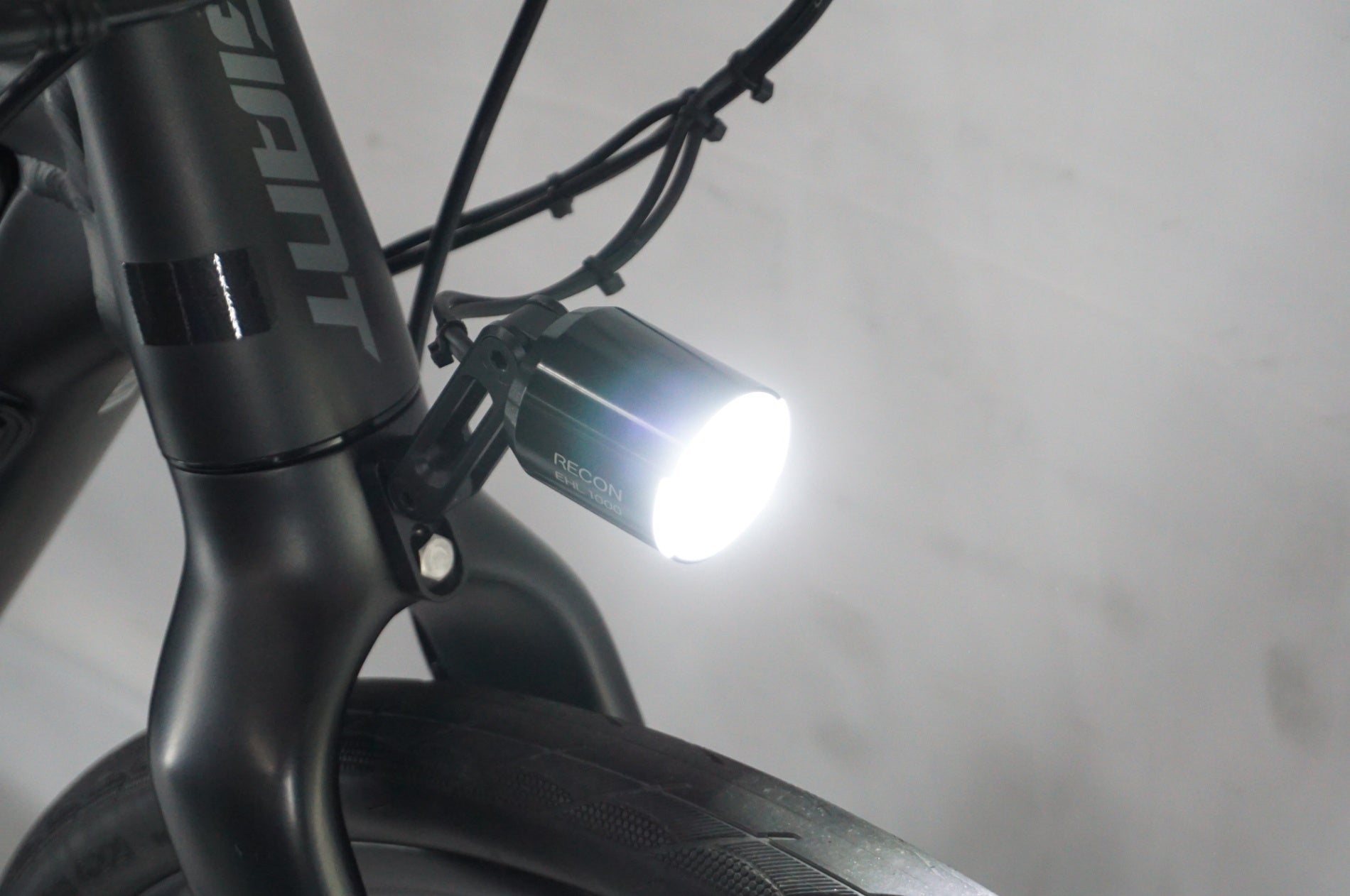 GIANT 「ジャイアント」 ESCAPE R E+ 2023年モデル E-BIKE / 阪急塚口店