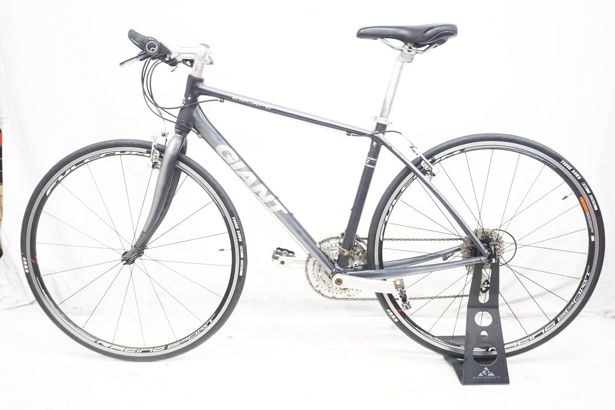 GIANT 「ジャイアント」 ESCAPE R3 2017年モデル クロスバイク/ 大阪 GIANT 「ジャイアント」 ESCAPE R3 2017年モデル クロスバイク/ 大阪