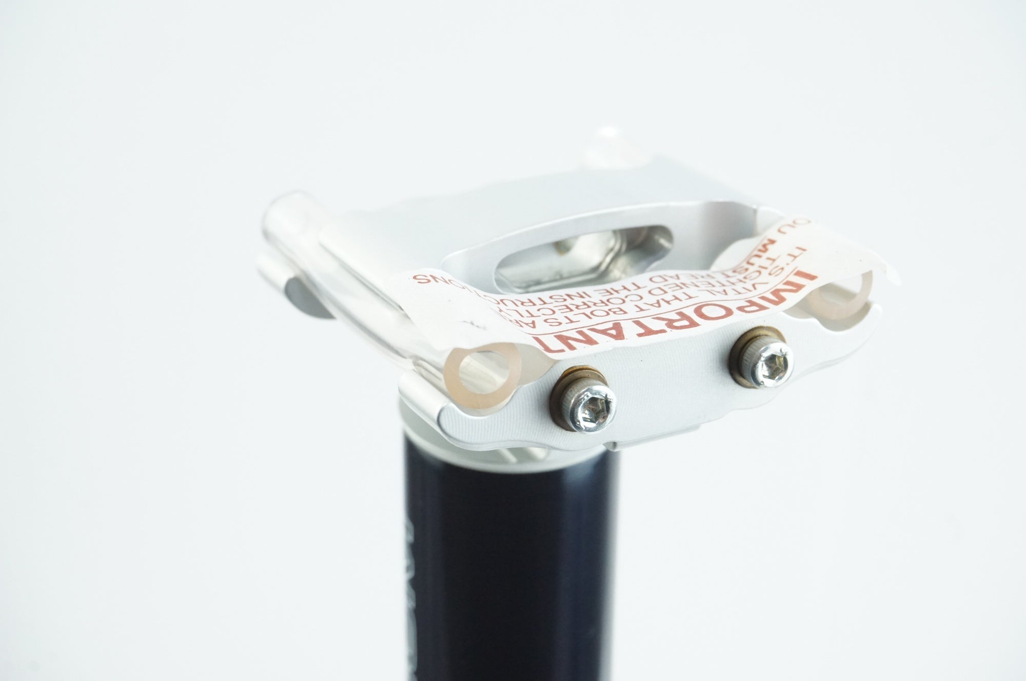 USE 「ユーエスイー」 ALIEN Φ27.2 345mm シートポスト / 中目黒店