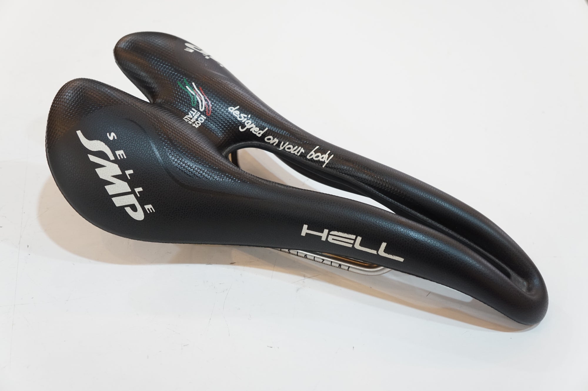 SELLE SMP 「セラ エスエムピー」 HELL サドル / バイチャリ浦和ベース