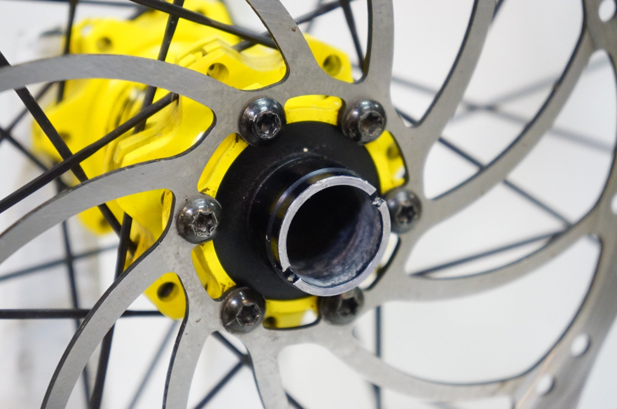 MAVIC 「マビック」 DEEMAX ULTIMATE 26インチ シマノ8/9速 ホイールセット / 熊谷本店