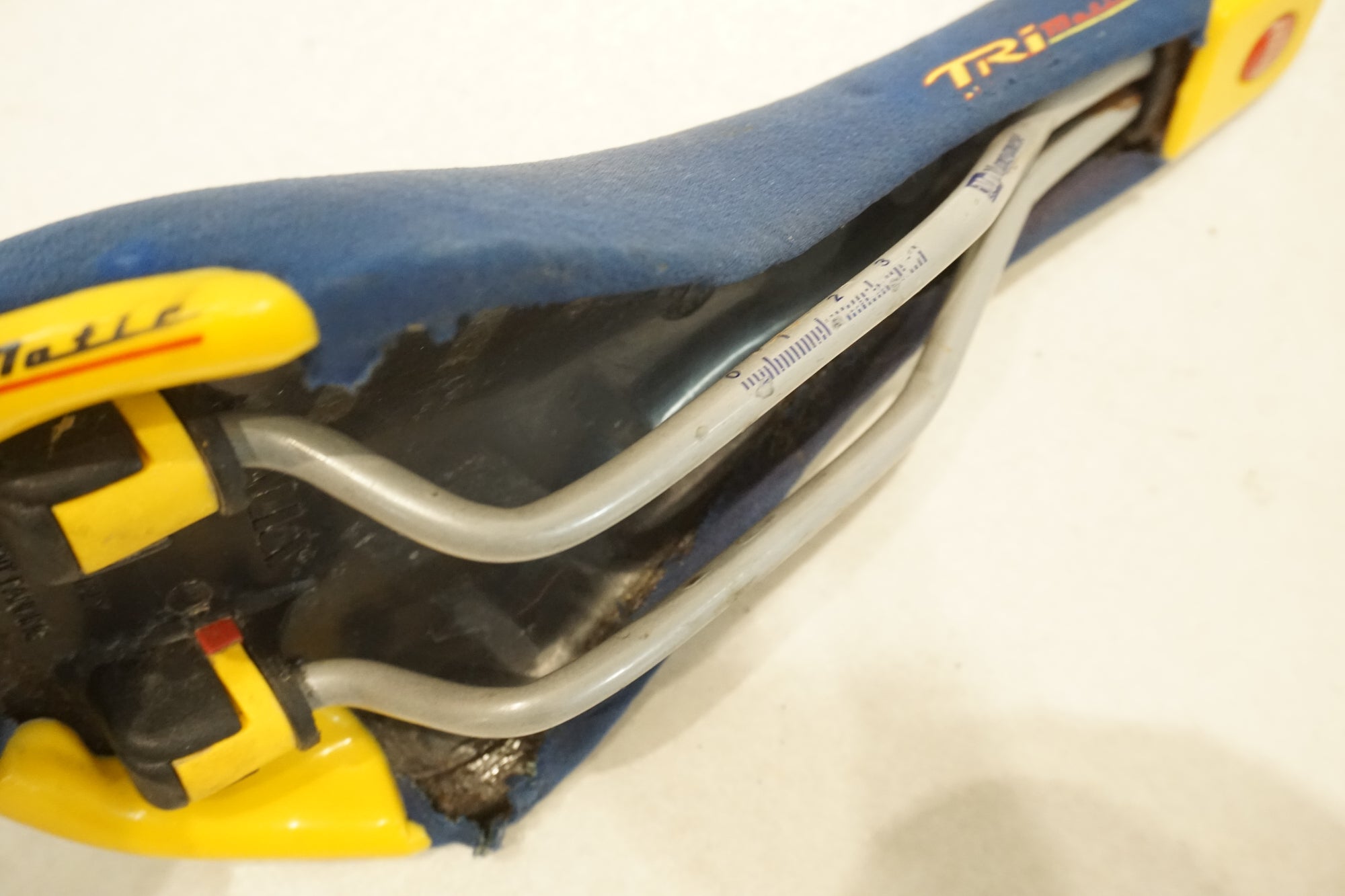 SELLE ITALIA 「セライタリア」 TRI MATIC MANGANESEレール サドル / 横浜戸塚店