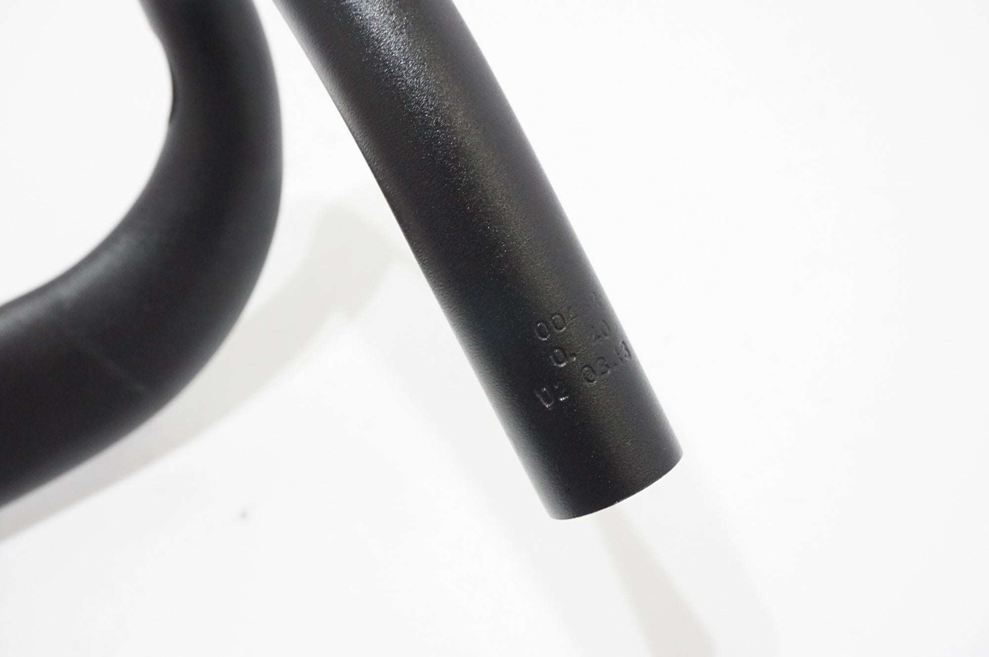 BONTRAGER 「ボントレガー」 ELITE AERO VR-CF φ31.8 40cm ハンドル / AKIBA店