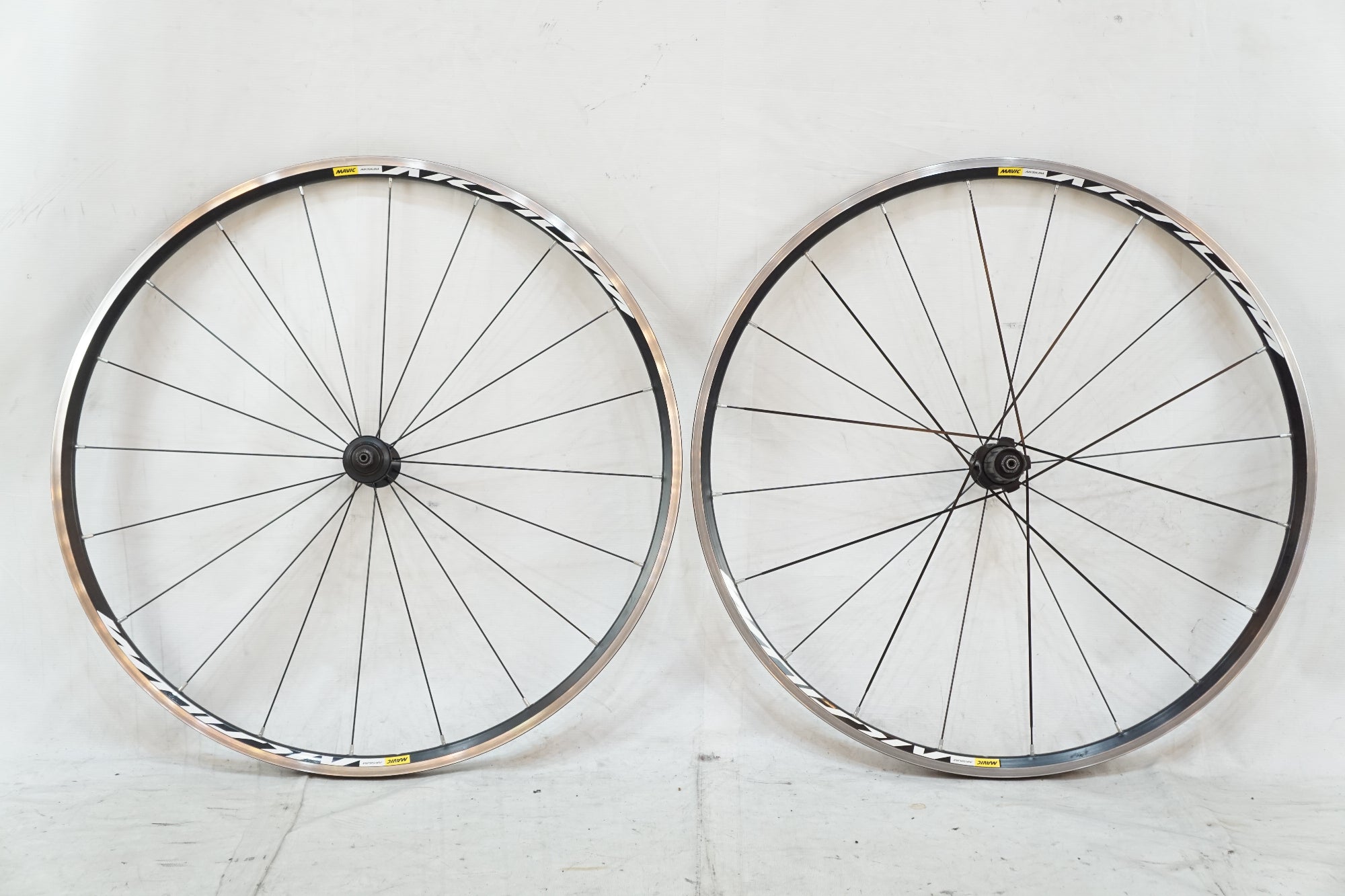 MAVIC 「マビック」 AKSIUM シマノ11速 ホイールセット / バイチャリ浦和ベース