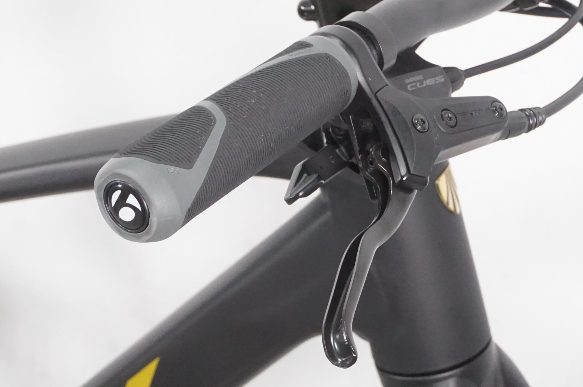 TREK 「トレック」 FX2 DISC 2025年モデル クロスバイク / AKIBA店