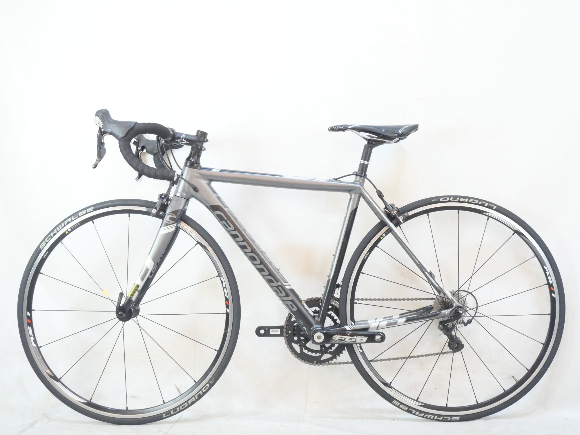 ロードバイク Cannondale CAAD10 105 (54) 都内手渡希望 ロードバイク Cannondale CAAD10 105 (54) 都内手渡希望