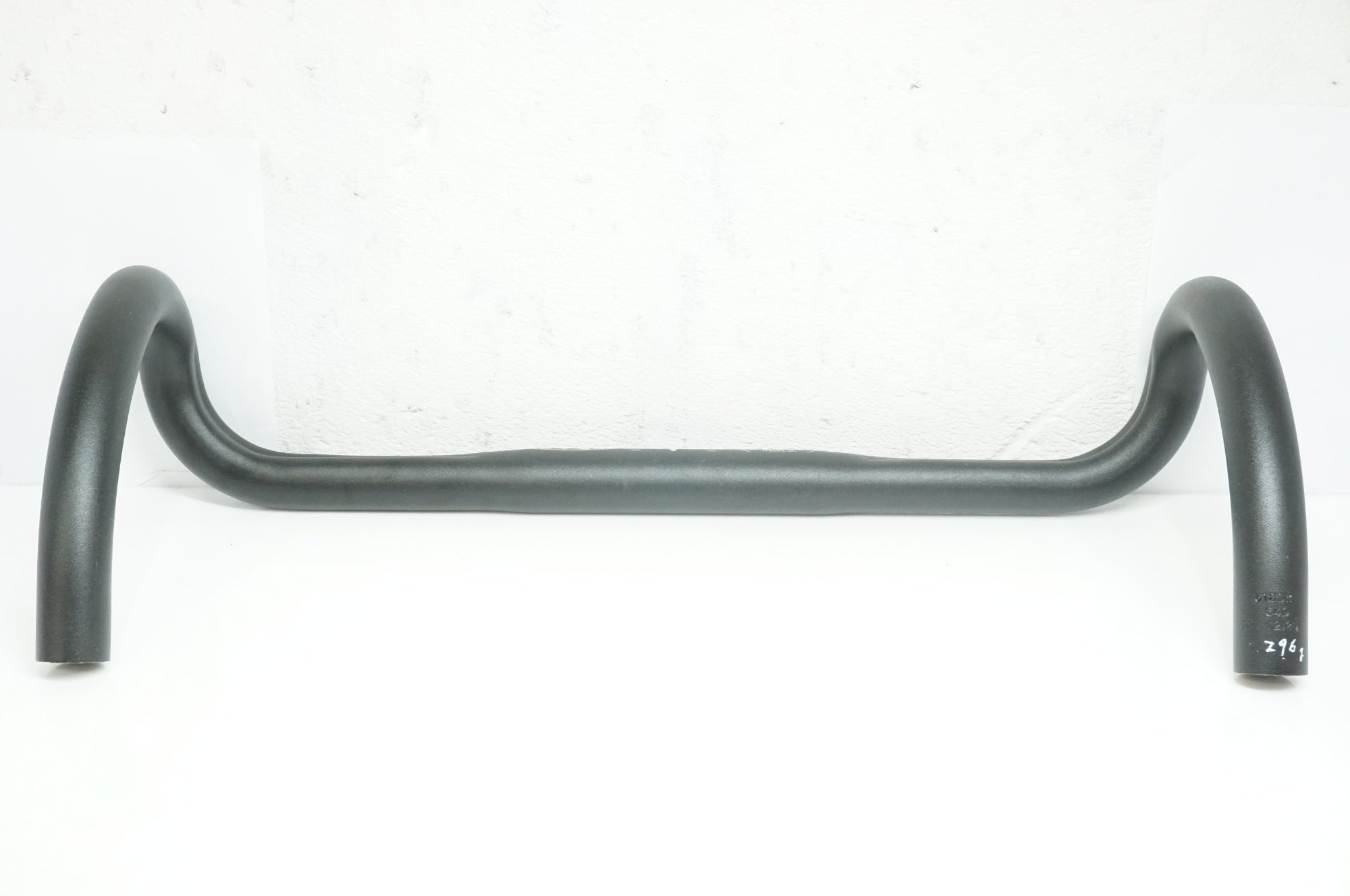 TNI 「ティーエヌアイ」 ERGO SHALLOW ECO 400mm φ26.0 ハンドル