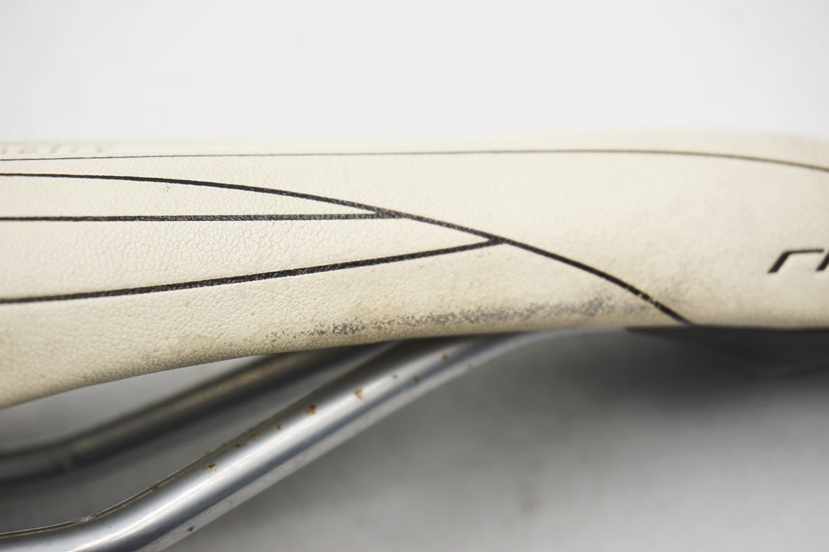 SPECIALIZED 「スペシャライズド」 サドル / 奈良店