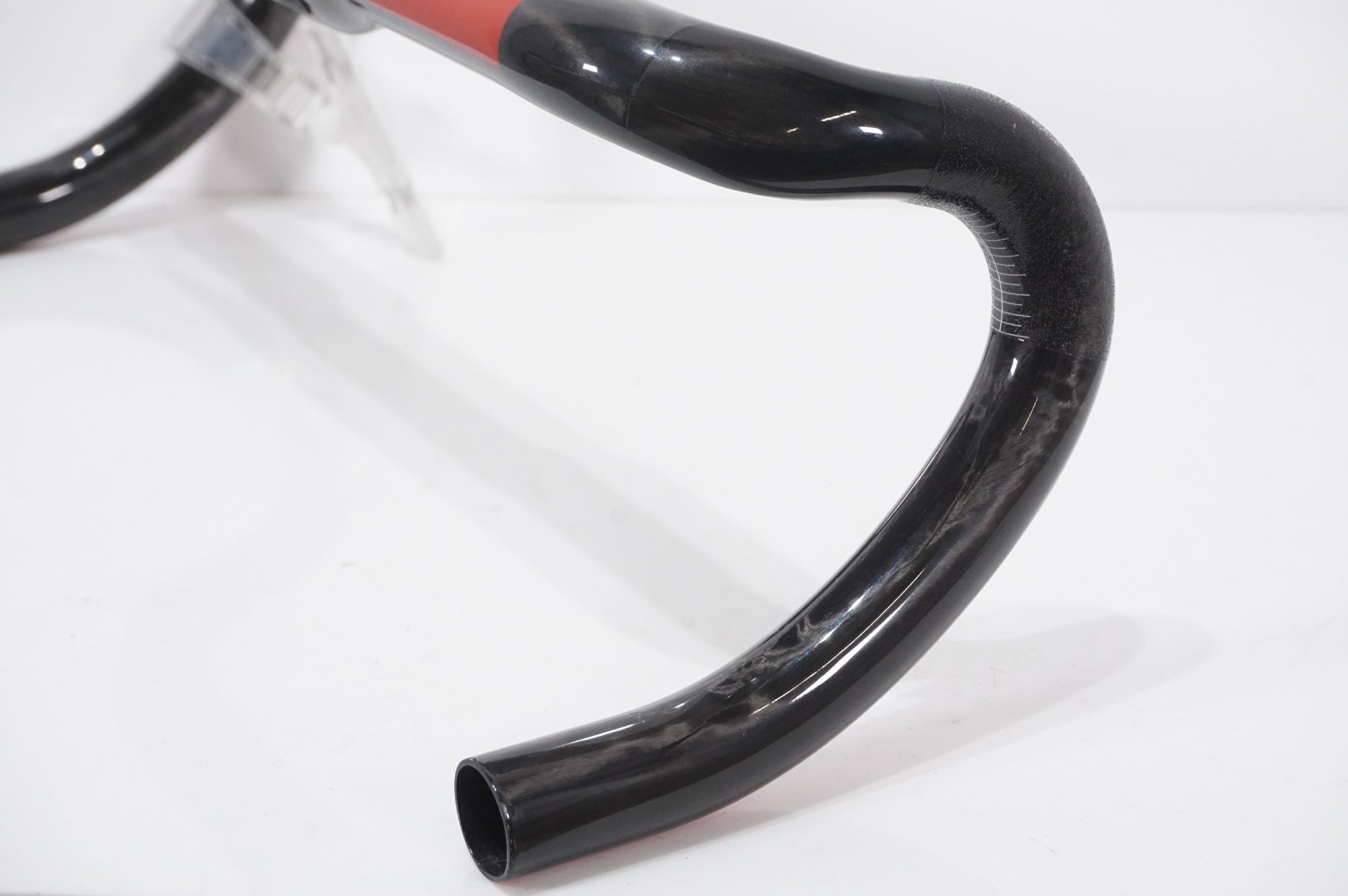 3T 「スリーティー」 ERGONOVA TEAM φ31.8 420mm カーボンハンドル / AKIBA店