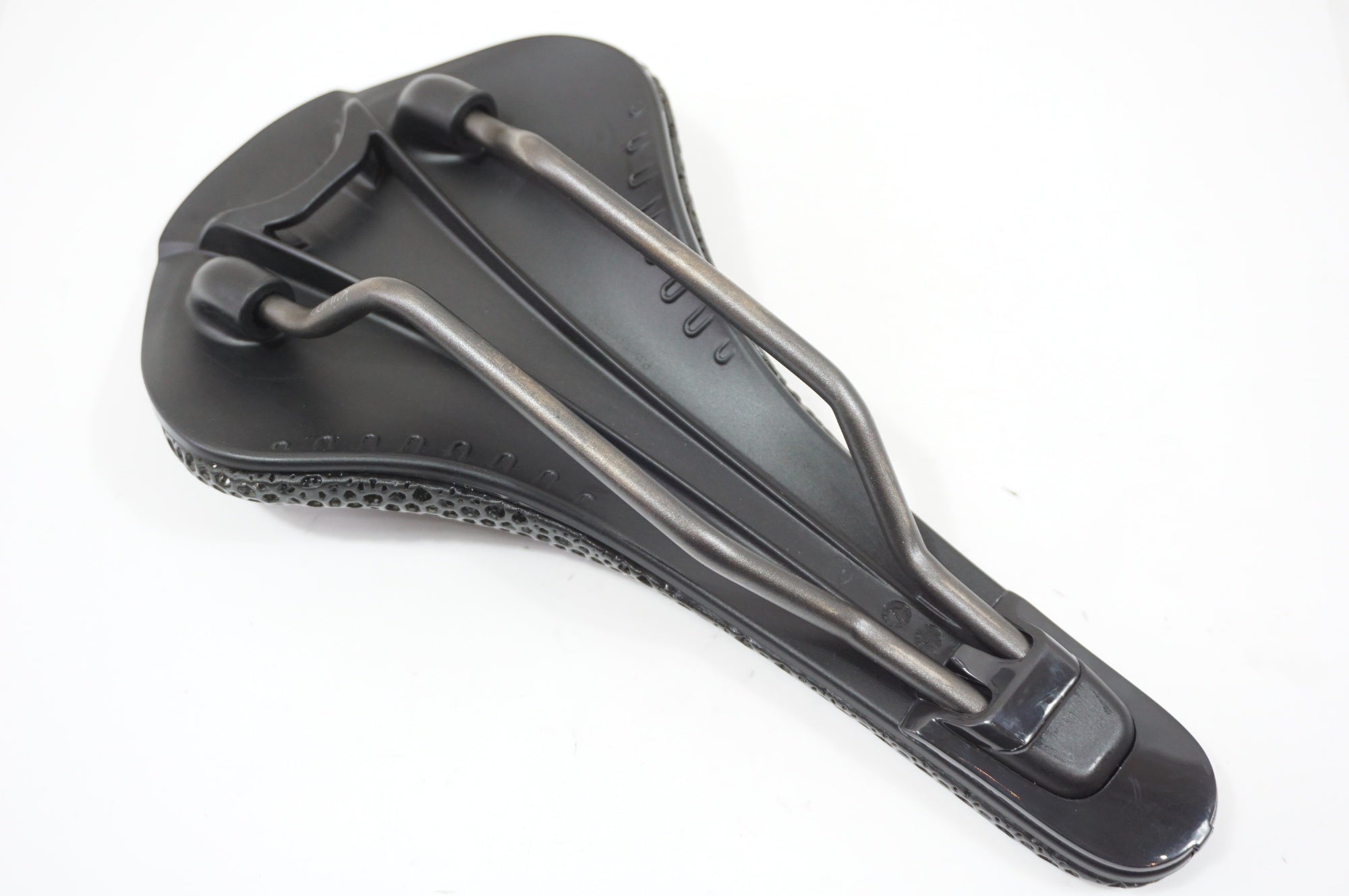 FIZIK 「フィジーク」 ANTARES VERSUS EVO R3 ADAPTIVE サドル
