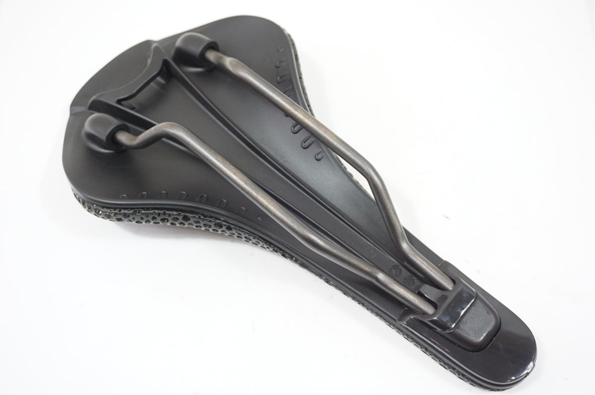 FIZIK 「フィジーク」 ANTARES VERSUS EVO R3 ADAPTIVE サドル / 世田谷店
