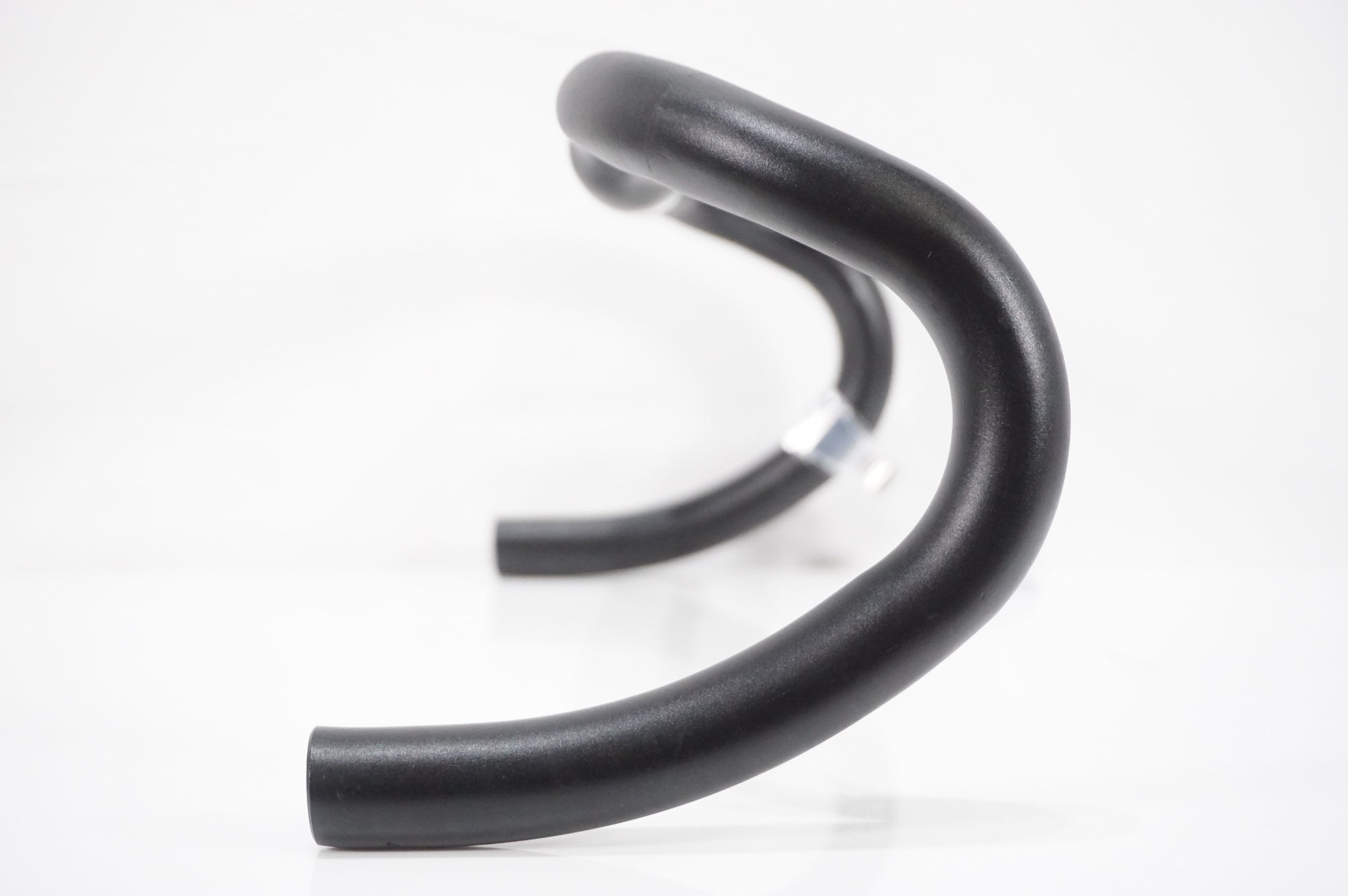 3T 「スリーティー」 ERGONOVA φ31.8 420mm ハンドル / AKIBA店