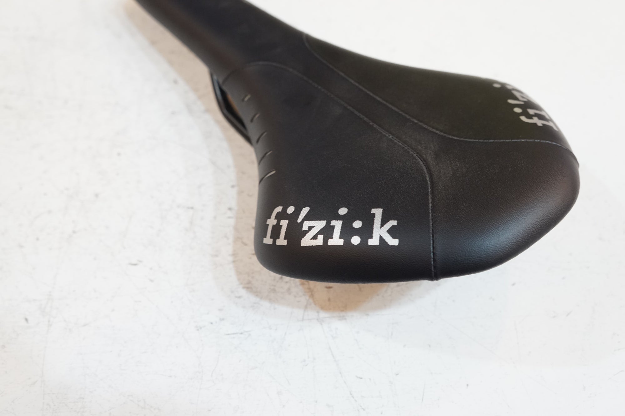 FIZIK 「フィジーク」 ANTARES R7 サドル / バイチャリ浦和ベース