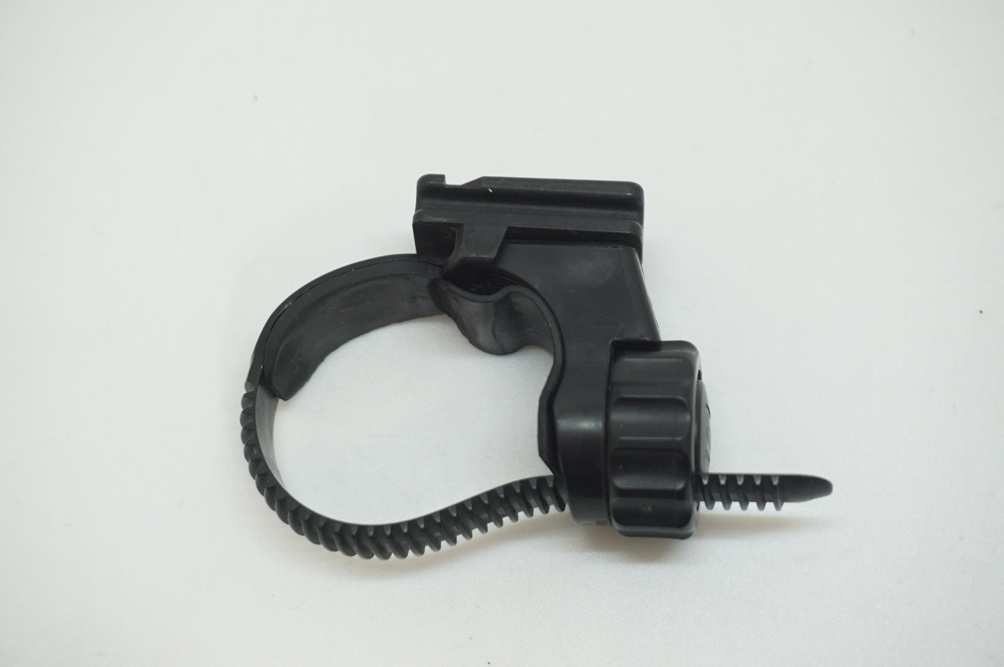 CATEYE 「キャットアイ」 AMPP300 フロントライト / 福岡店