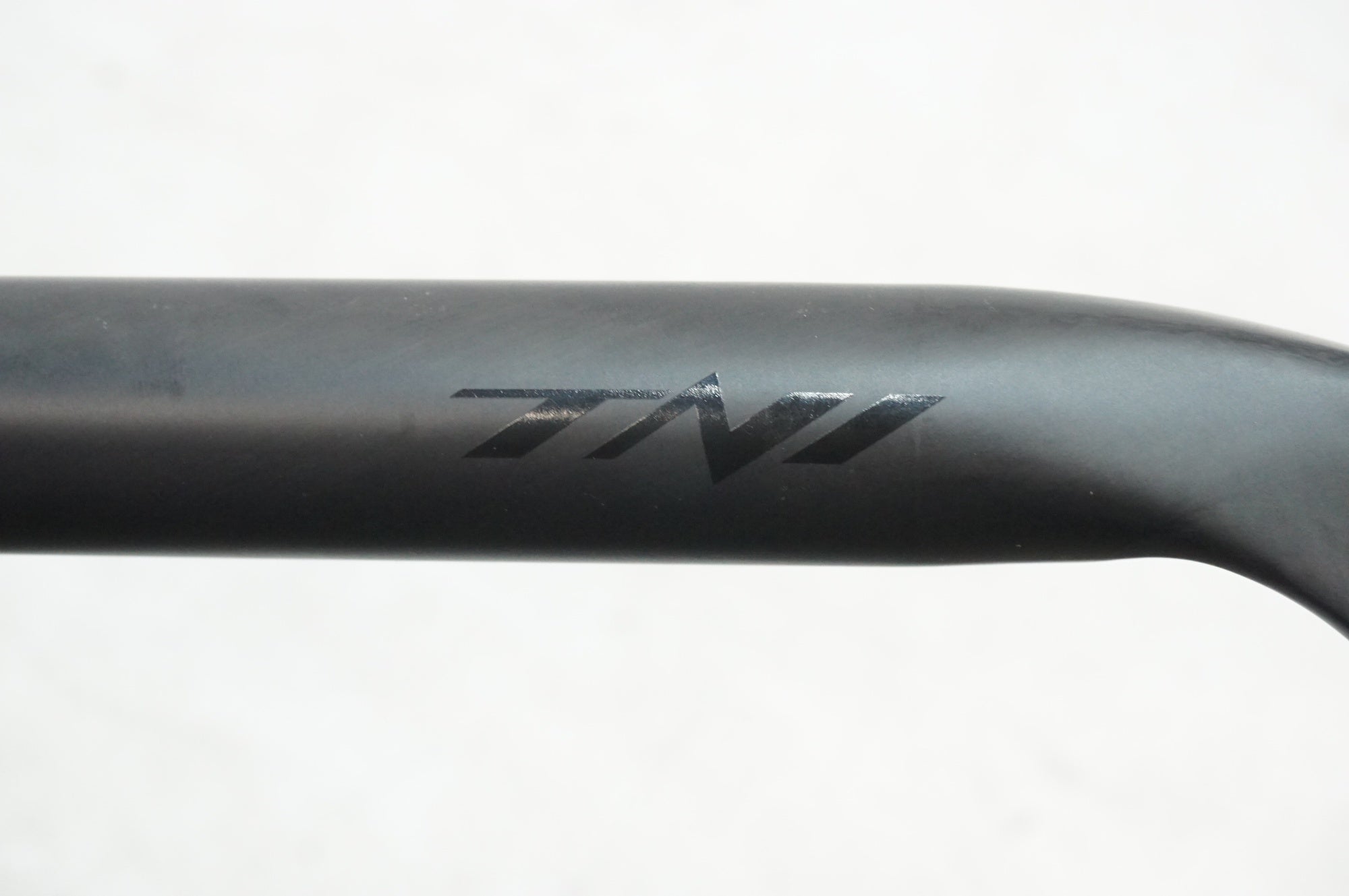 TNI 「ティーエヌアイ」 LW168 φ27.2 400mm シートポスト / 大宮店