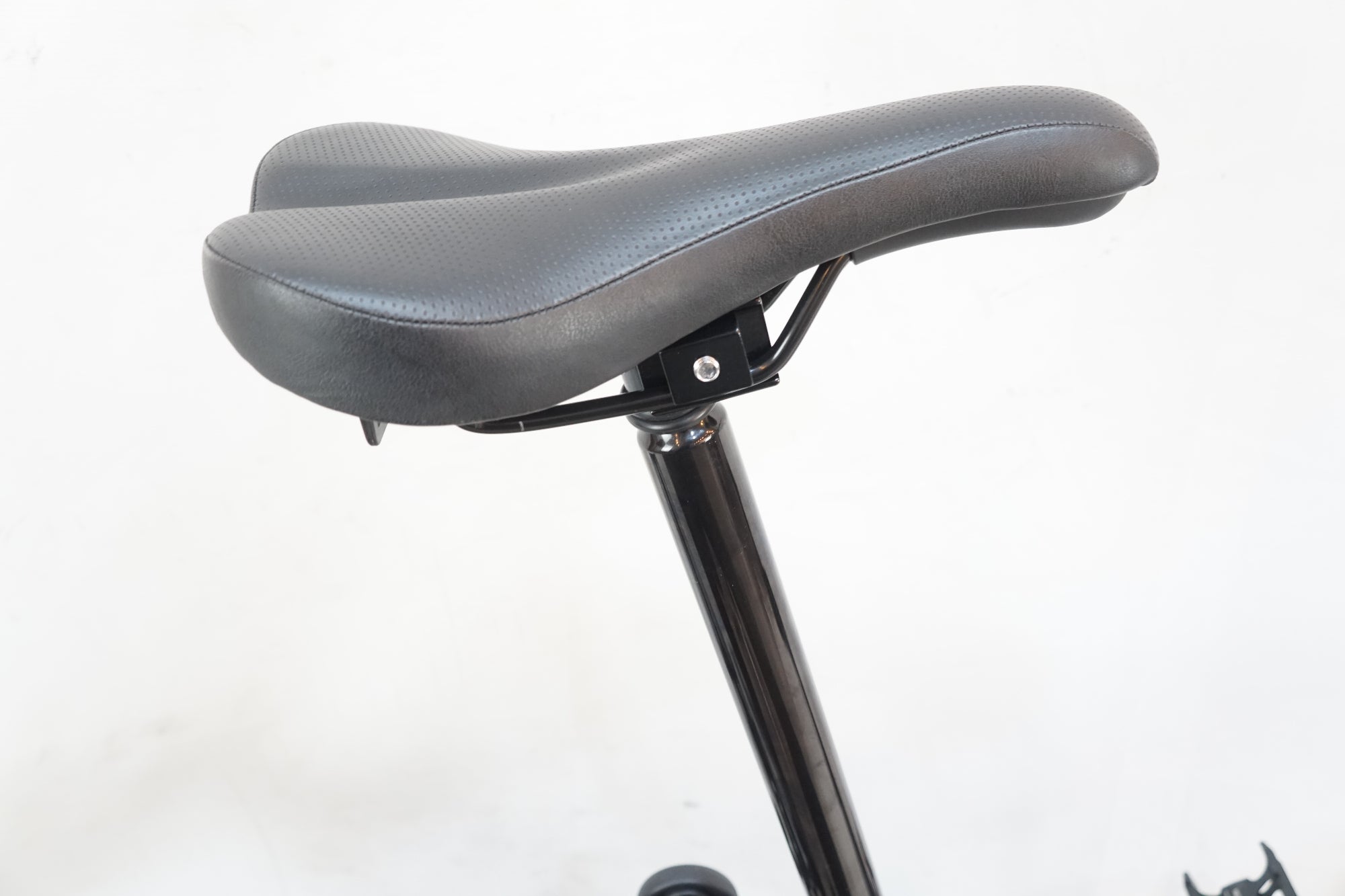 BROMPTON 「ブロンプトン」 CLINE EXPLORE WITH RACK MID BAR 2023年モデル 16インチ 折りたたみ自転車 / バイチャリ浦和ベース