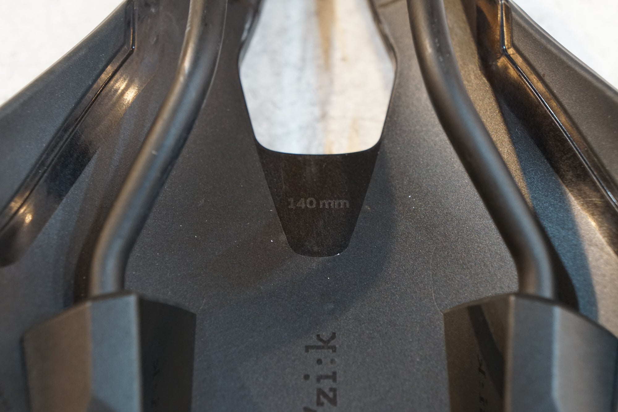 FIZIK 「フィジーク」 VENTO ARGO R5 サドル / バイチャリ浦和ベース