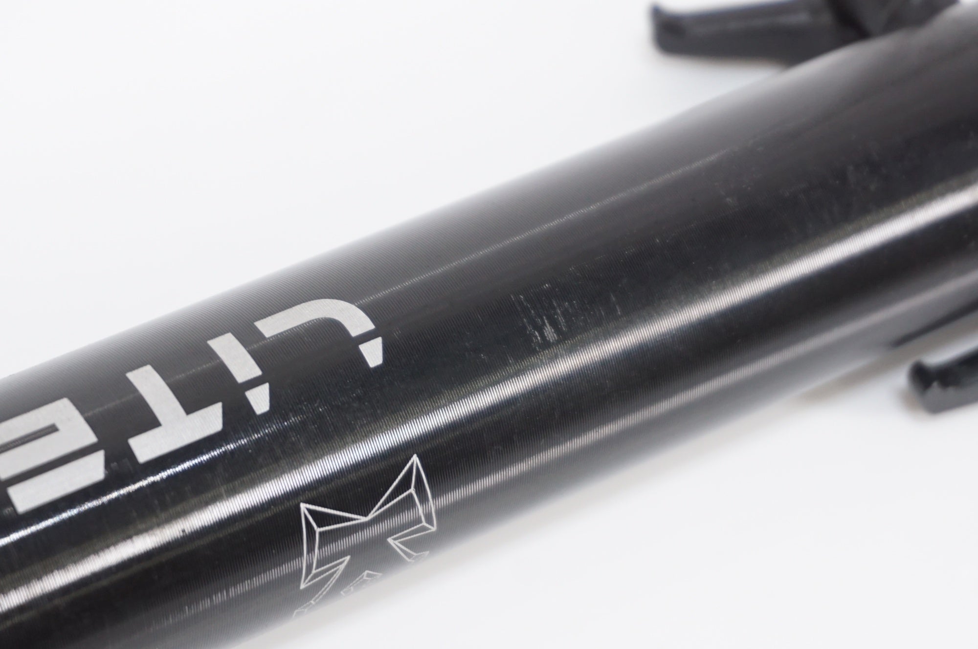 KCNC 「ケーシーエヌシー」 LITE WING 7000 φ33.9 約570mm シート