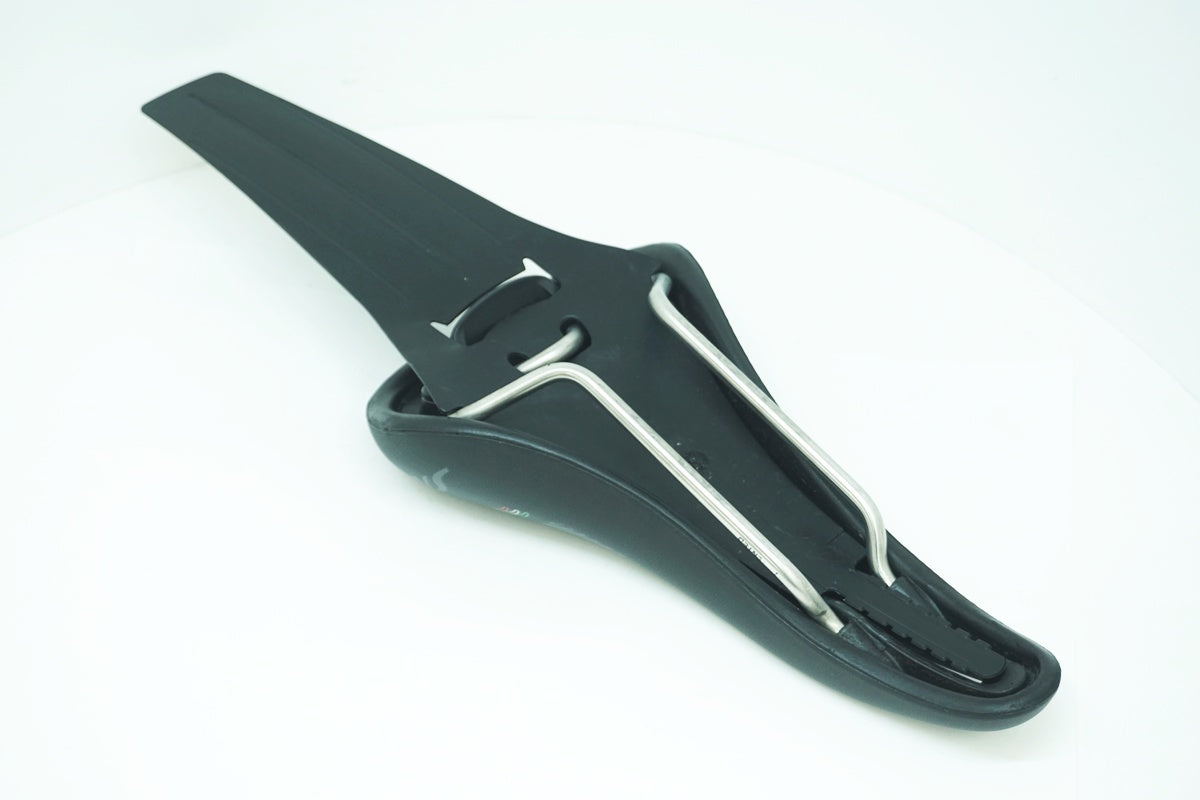 SELLE SMP 「セラエスエムピー」 HYBRID サドル / 大阪美原北インター店