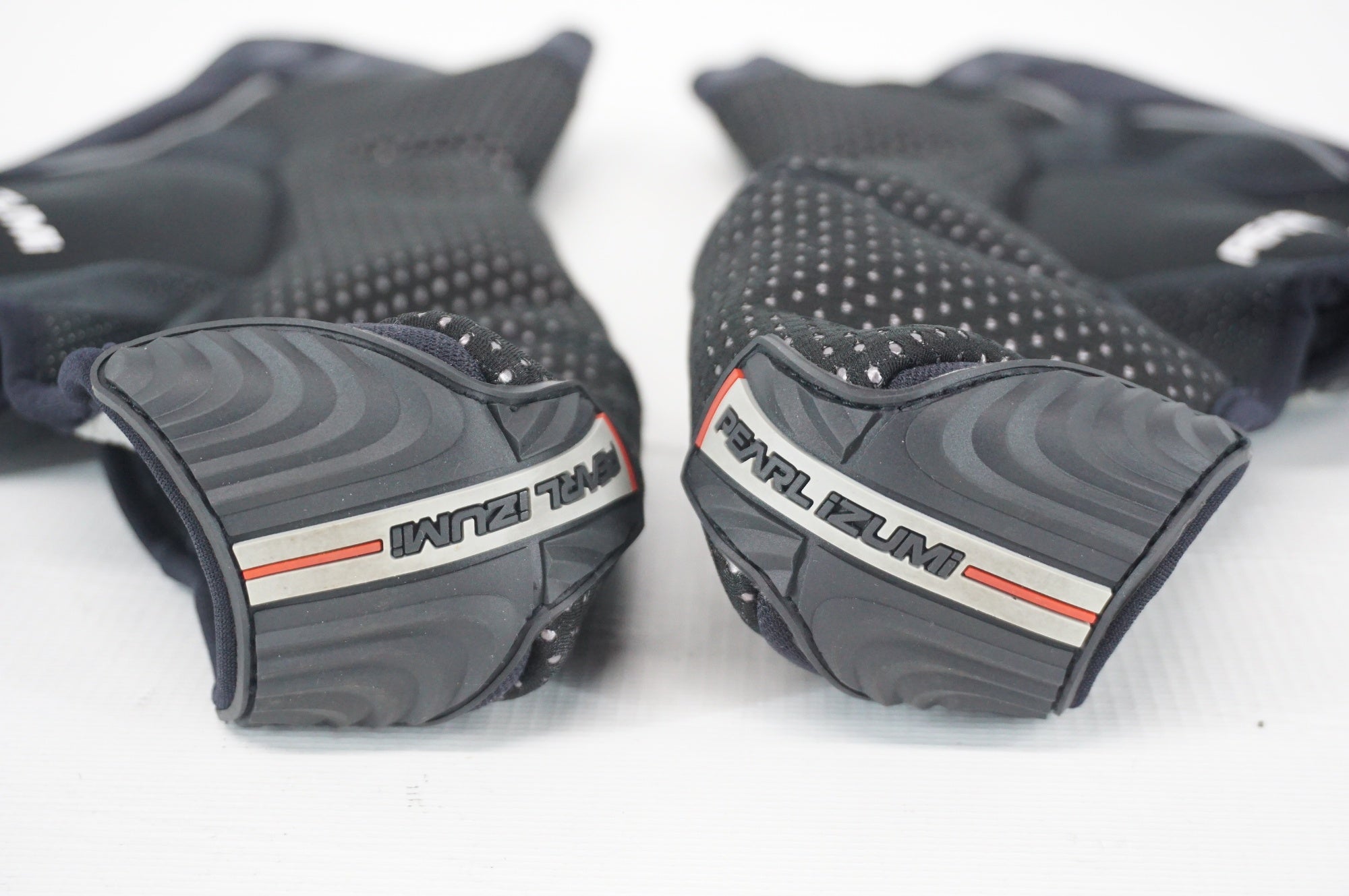 PEARL IZUMI 「パールイズミ」 WIND BREAK TITANIUM Lサイズ シューズカバー / 阪急塚口店